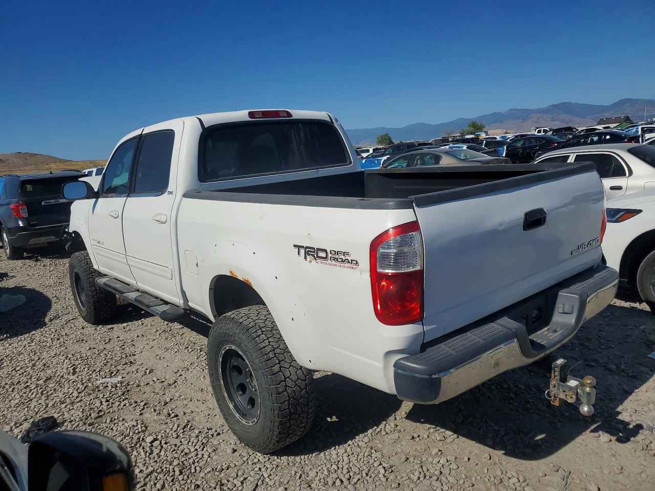 2004 Toyota Tundra Double Cab Sr5 White vin: 5TBDT44124S442535