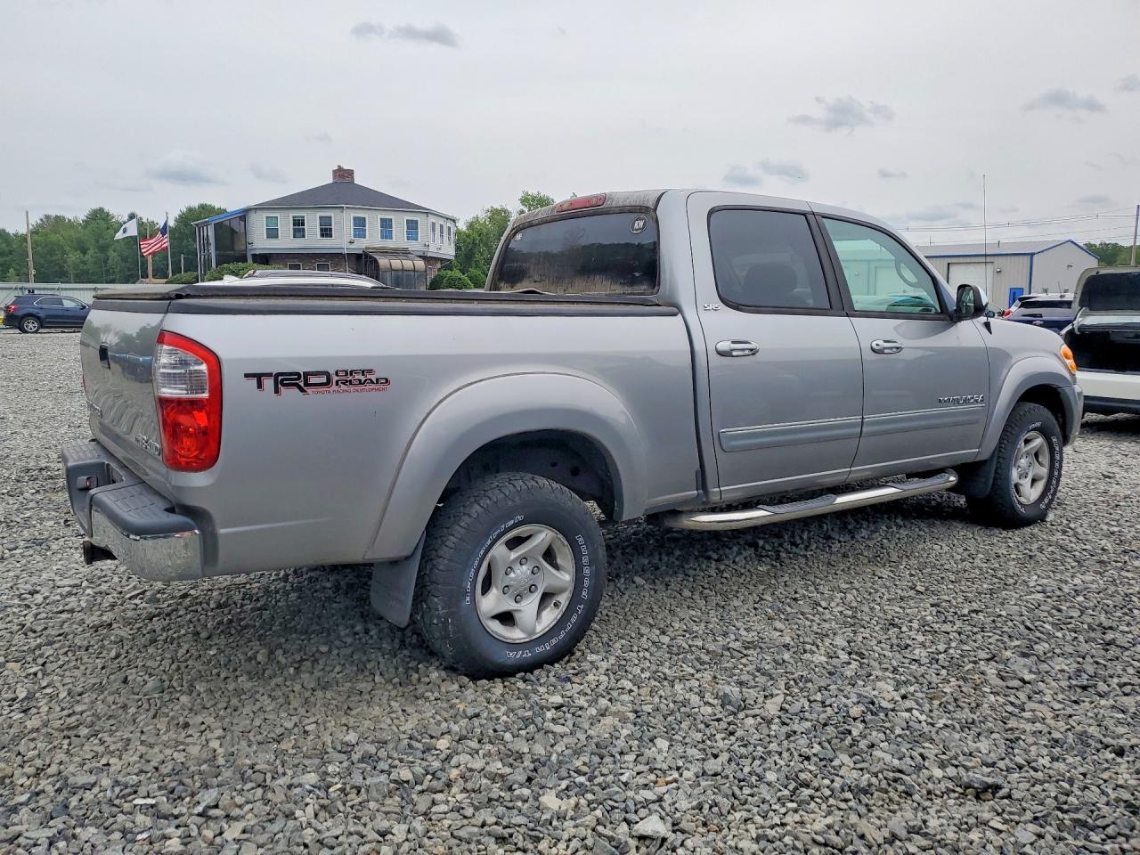 2004 Toyota Tundra Sr5 Silver vin: 5TBDT44124S448982