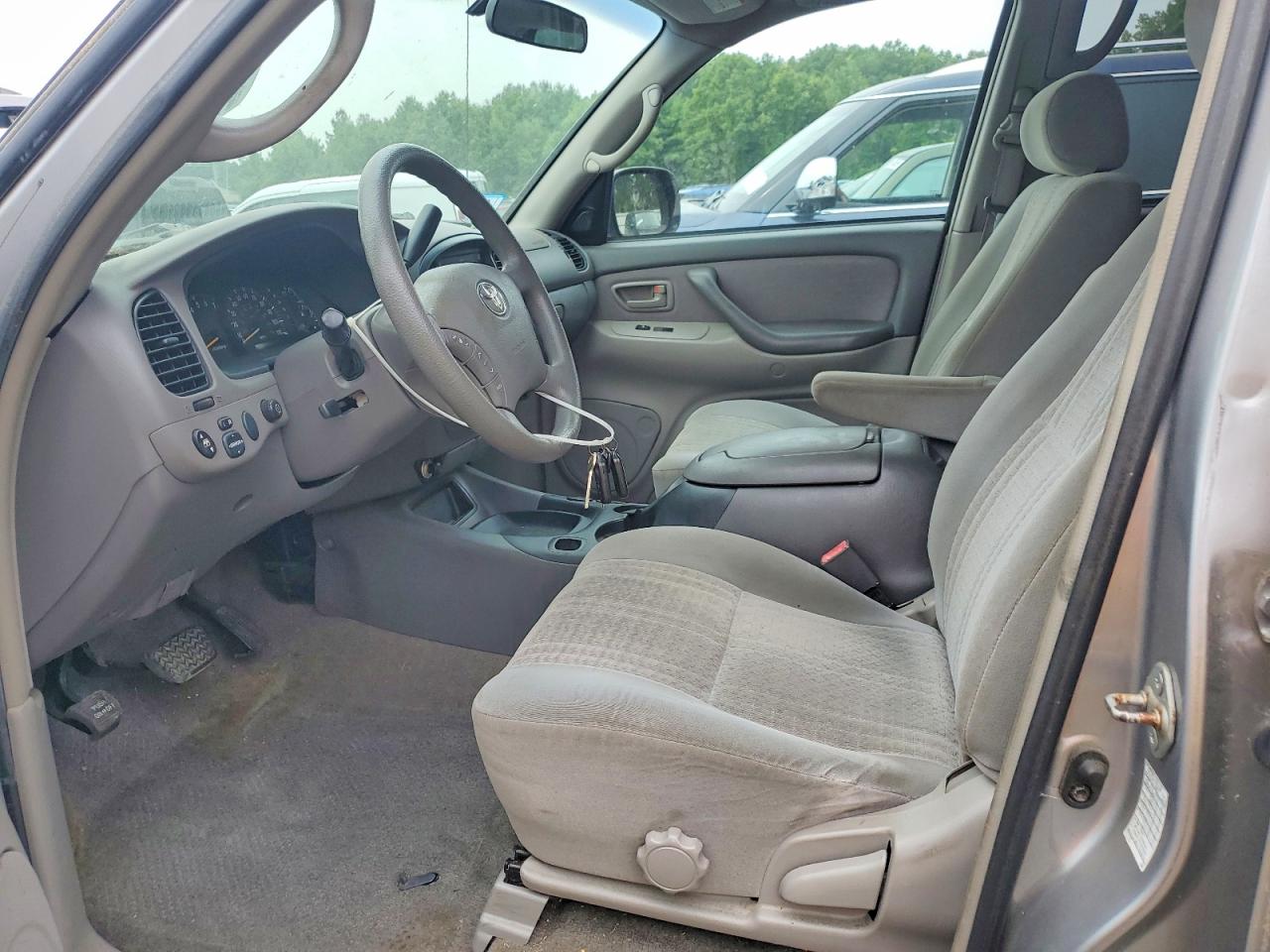 2004 Toyota Tundra Sr5 Silver vin: 5TBDT44124S448982