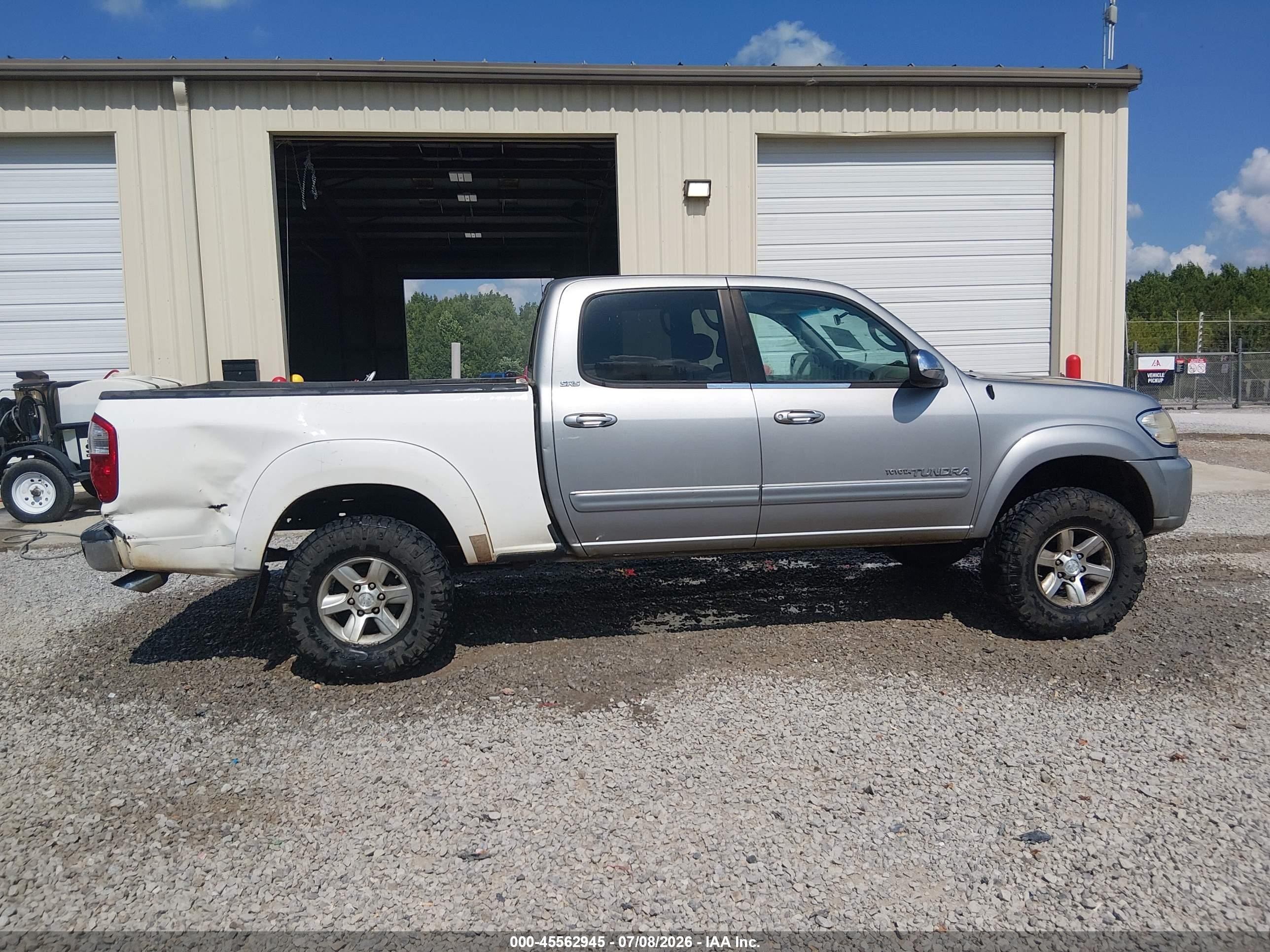 2004 Toyota Tundra Sr5 V8 Gray vin: 5TBDT44124S453678