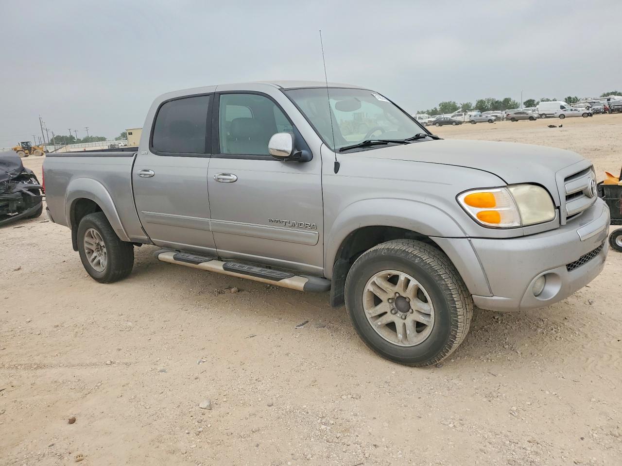 2004 Toyota Tundra Double Cab Sr5 Silver vin: 5TBDT44124S453812