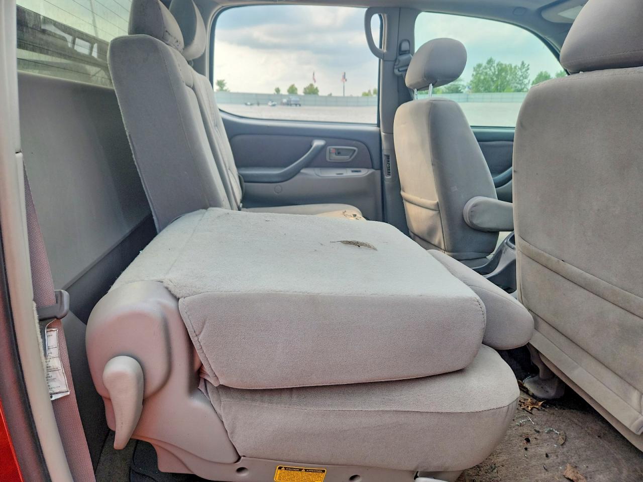 2004 Toyota Tundra Sr5 Maroon vin: 5TBDT44124S462736