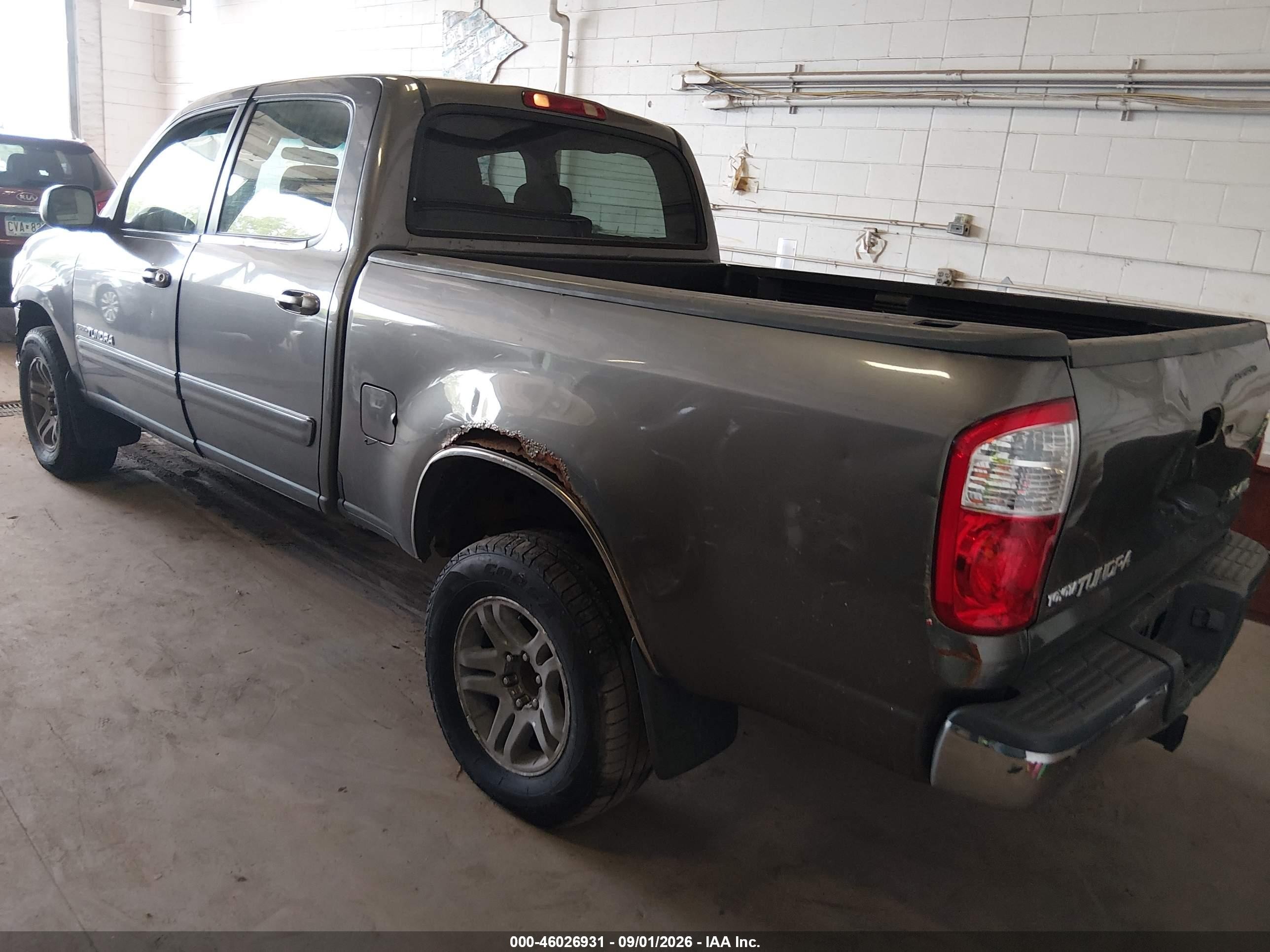 2004 Toyota Tundra Sr5 V8 Gray vin: 5TBDT44124S465488