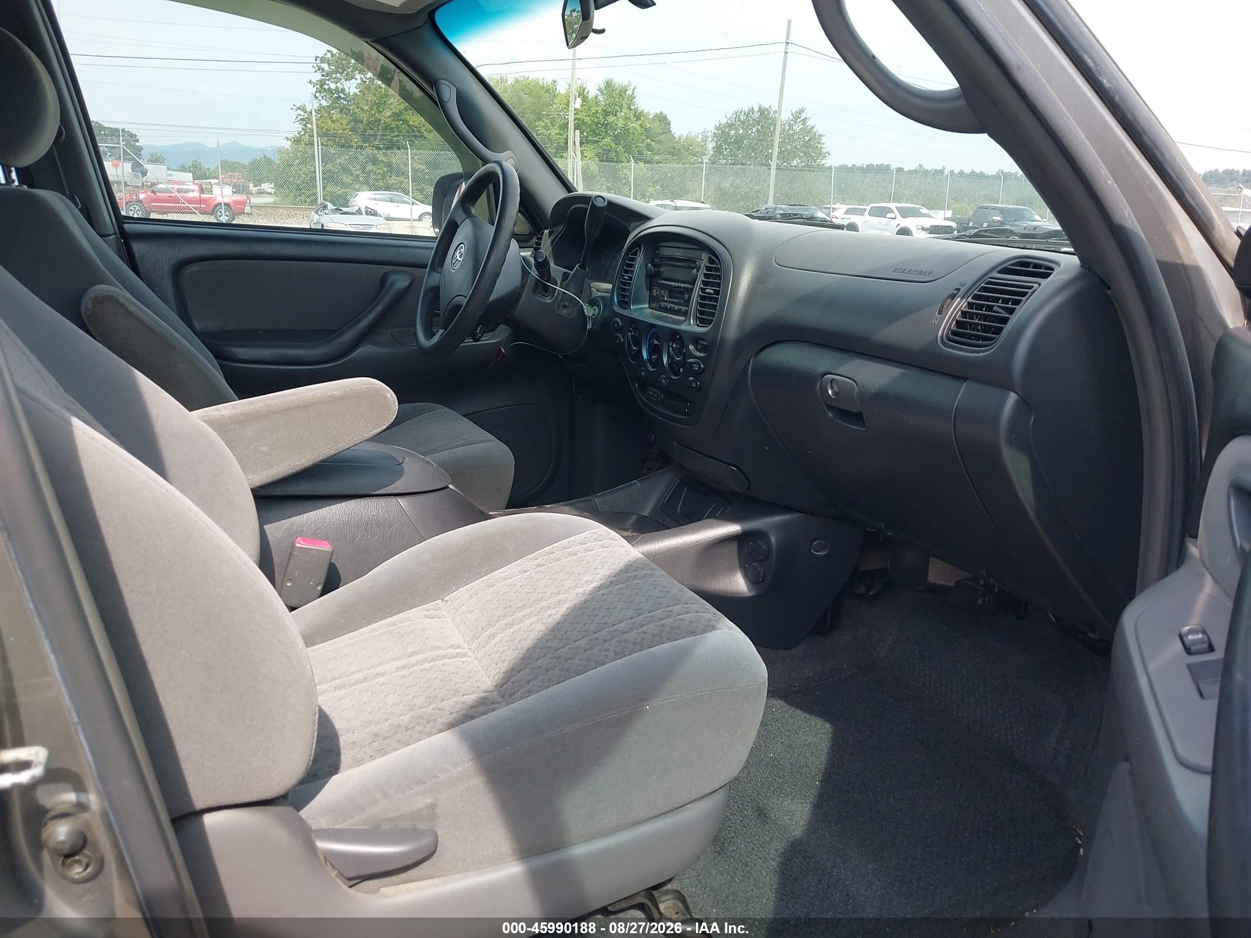 2005 Toyota Tundra Sr5 V8 Gray vin: 5TBDT44125S472328