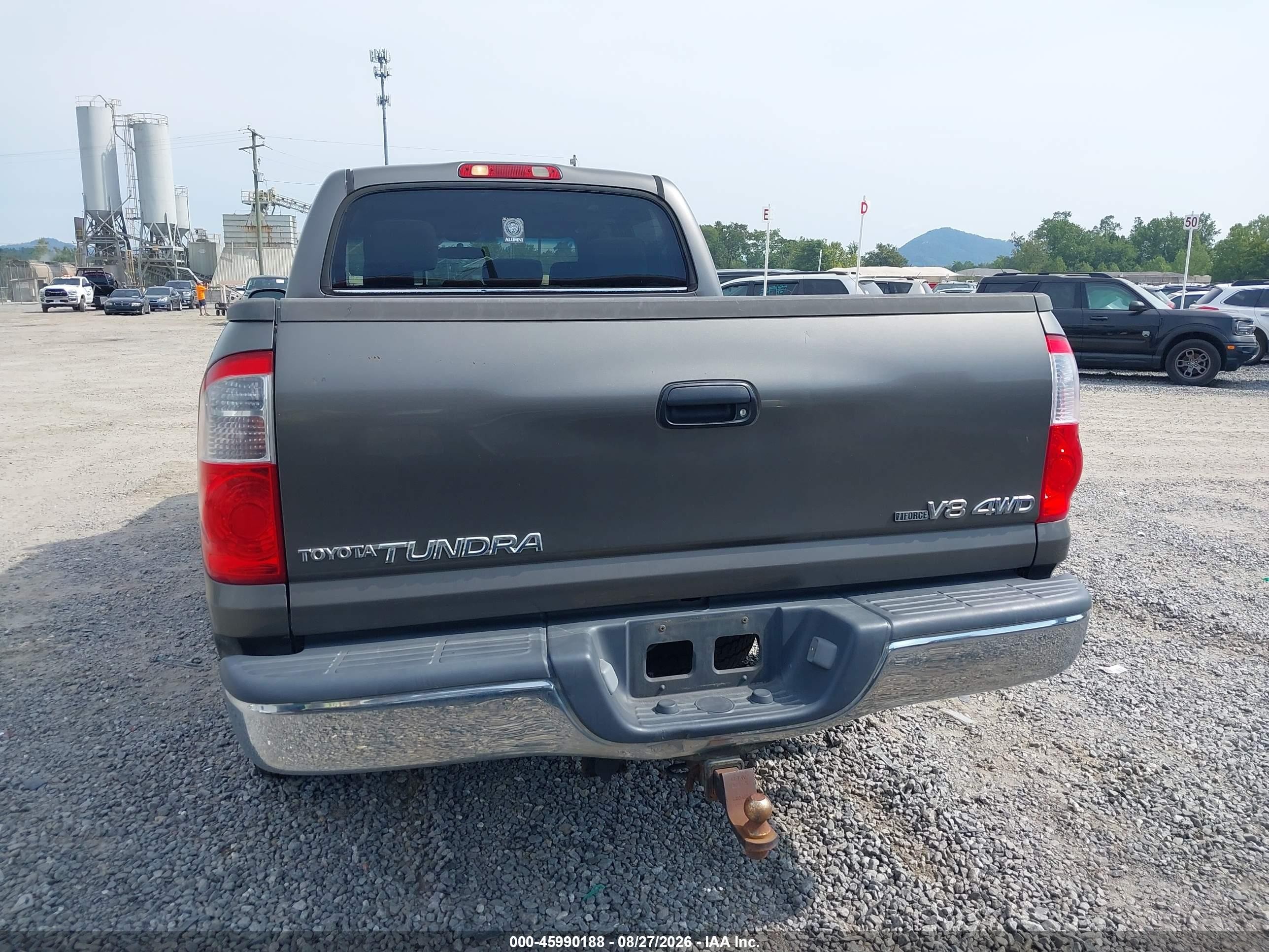 2005 Toyota Tundra Sr5 V8 Gray vin: 5TBDT44125S472328