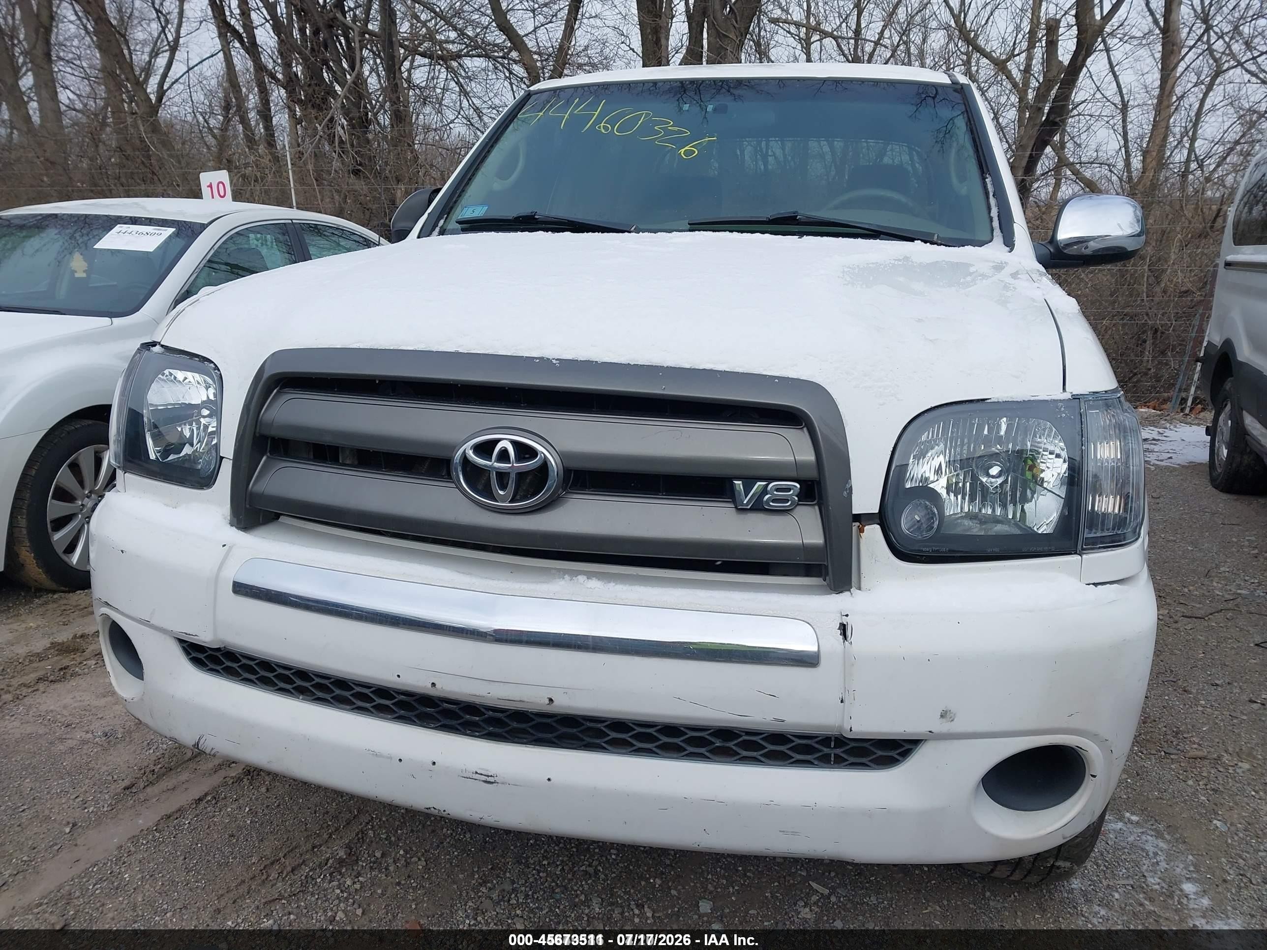 2006 Toyota Tundra Sr5 V8 White vin: 5TBDT44126S526163