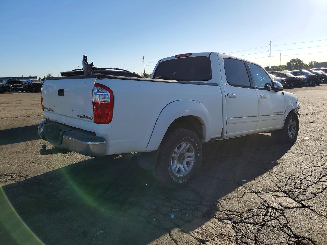 2004 Toyota Tundra Double Cab Sr5 White vin: 5TBDT44134S435660