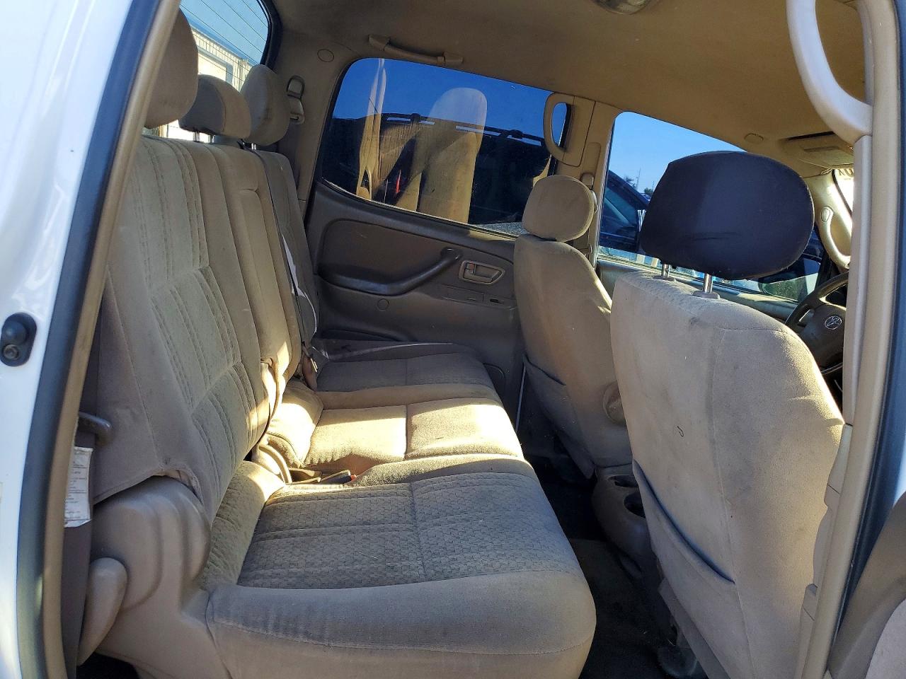 2004 Toyota Tundra Double Cab Sr5 White vin: 5TBDT44134S435660