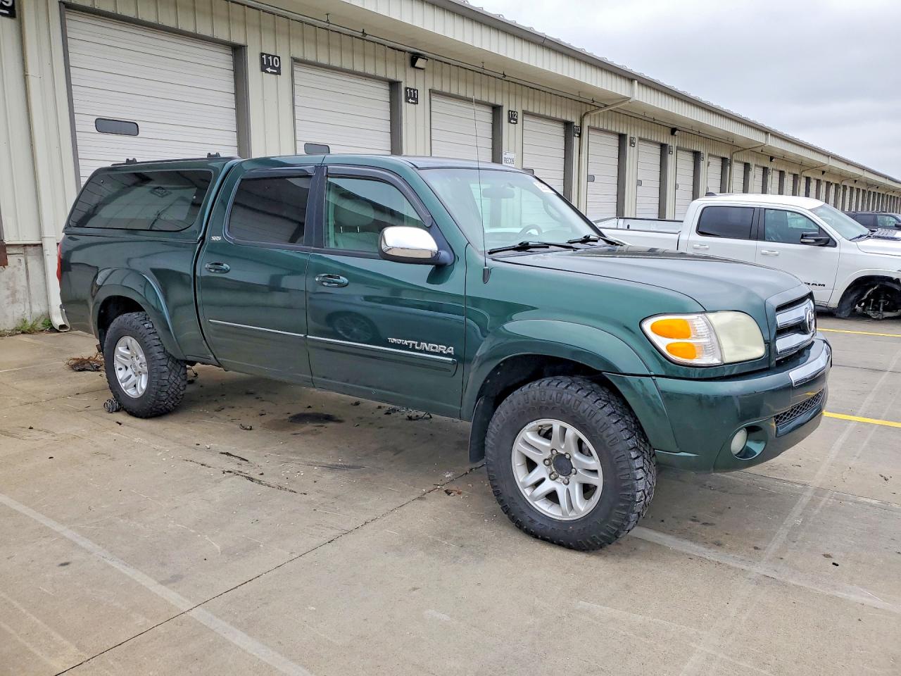 2004 Toyota Tundra Double Cab Sr5 Green vin: 5TBDT44134S442057