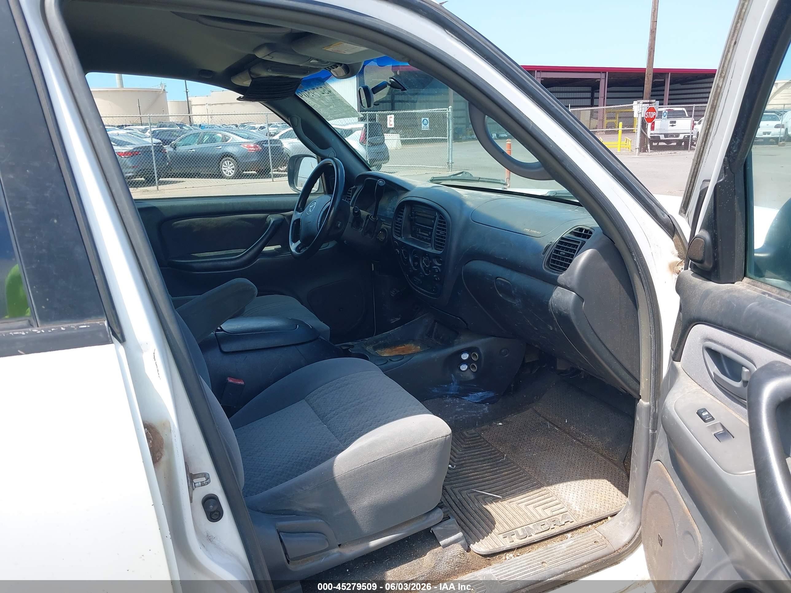 2004 Toyota Tundra Sr5 V8 White vin: 5TBDT44134S459599