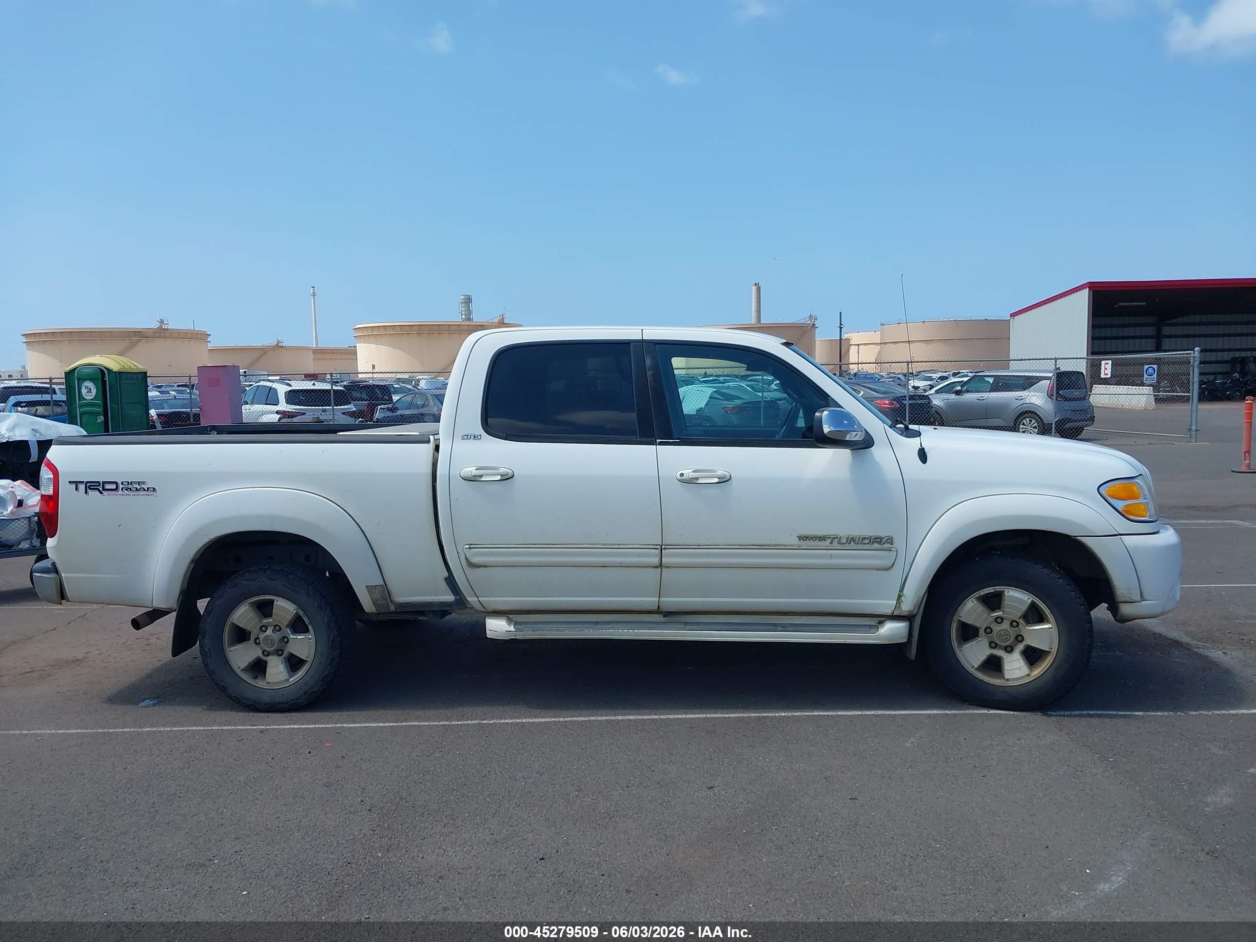 2004 Toyota Tundra Sr5 V8 White vin: 5TBDT44134S459599