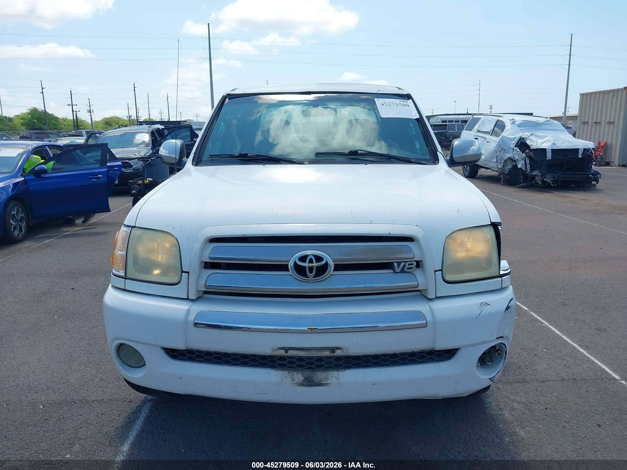 2004 Toyota Tundra Sr5 V8 White vin: 5TBDT44134S459599
