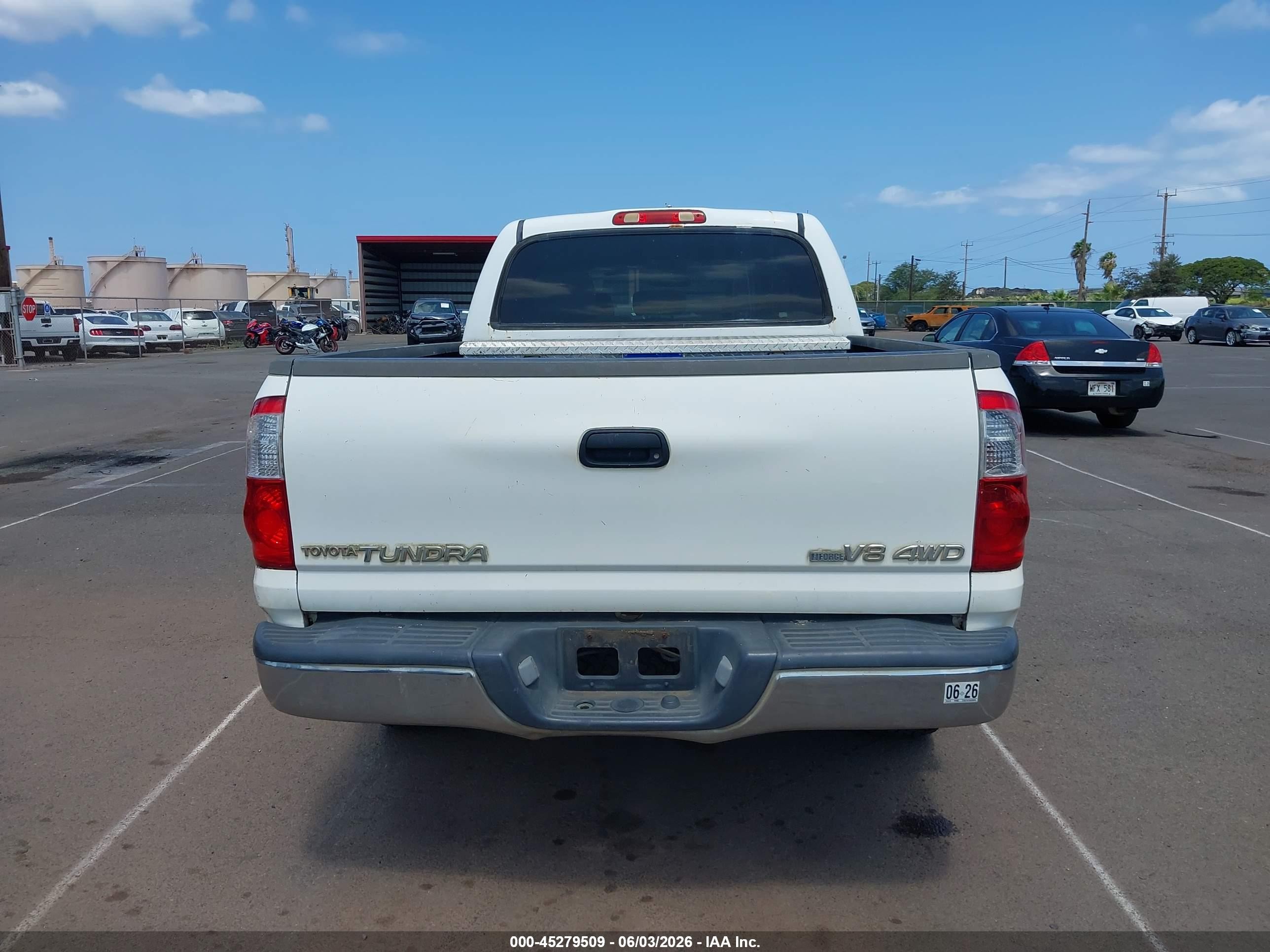 2004 Toyota Tundra Sr5 V8 White vin: 5TBDT44134S459599