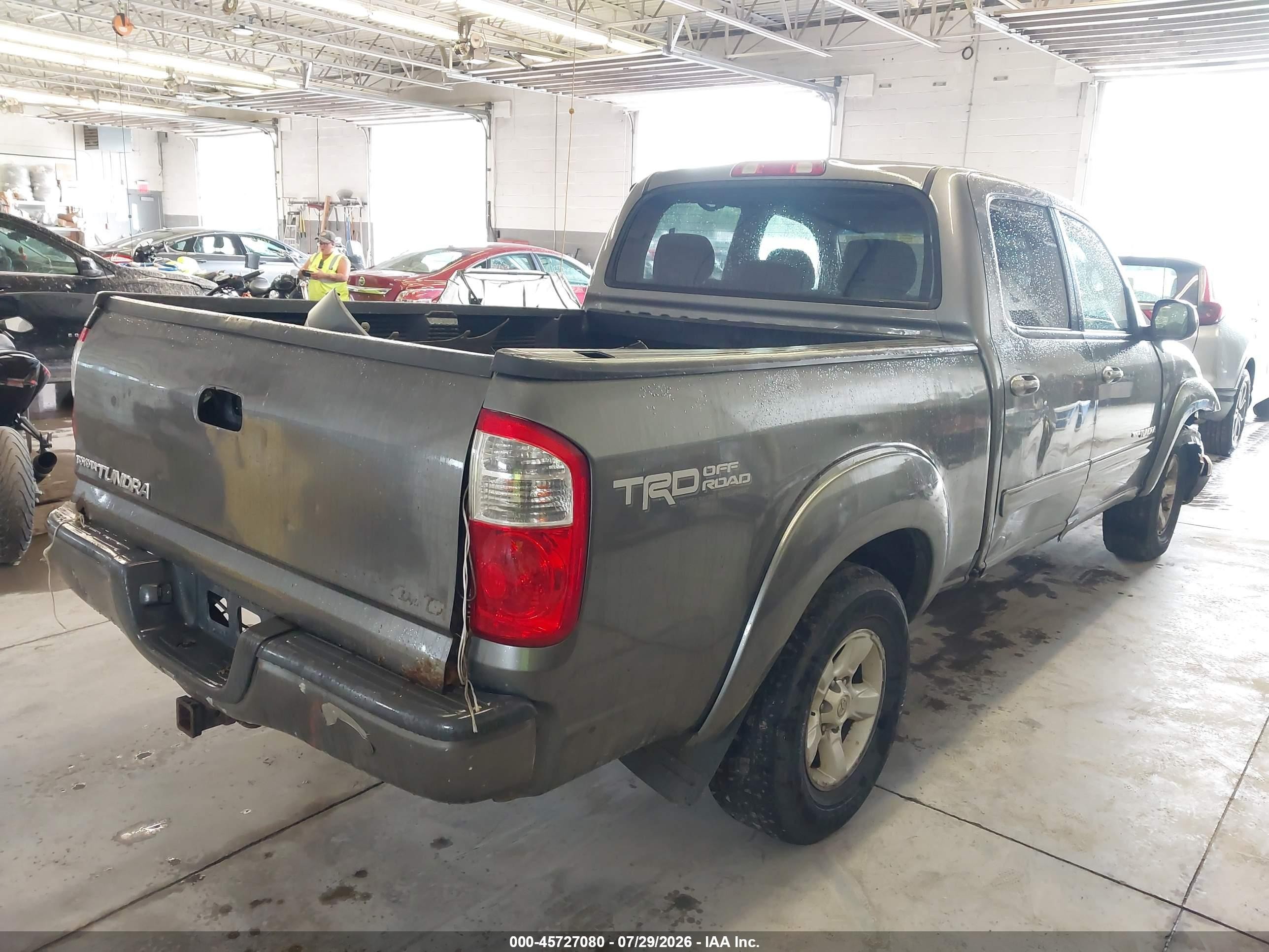 2005 Toyota Tundra Sr5 V8 Brown vin: 5TBDT44135S481085