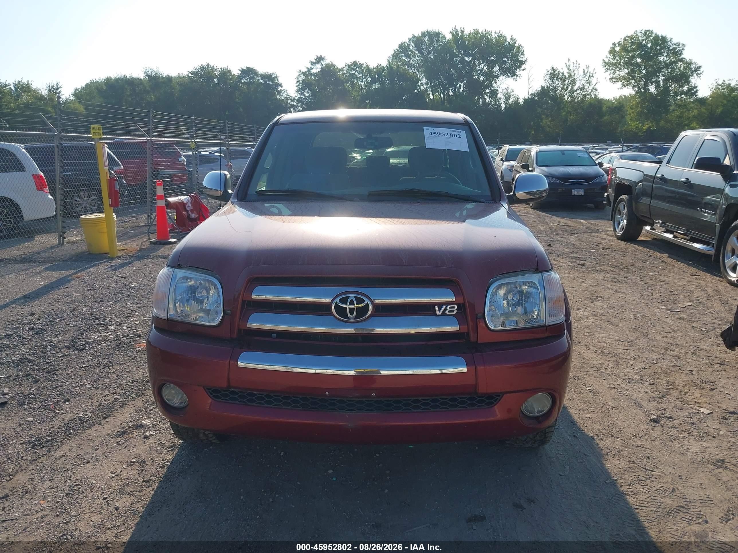 2005 Toyota Tundra Sr5 V8 Red vin: 5TBDT44135S482897