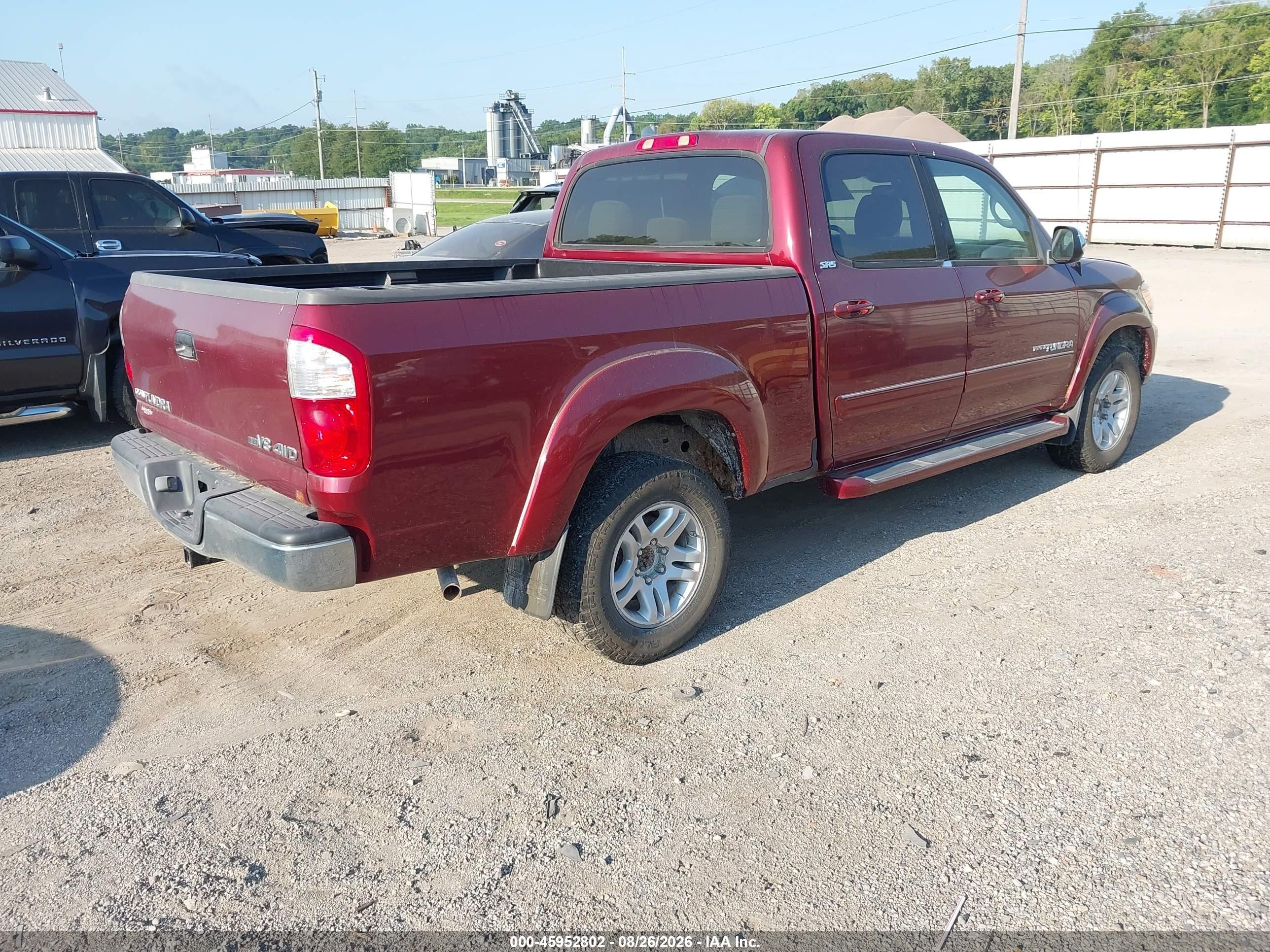 2005 Toyota Tundra Sr5 V8 Red vin: 5TBDT44135S482897
