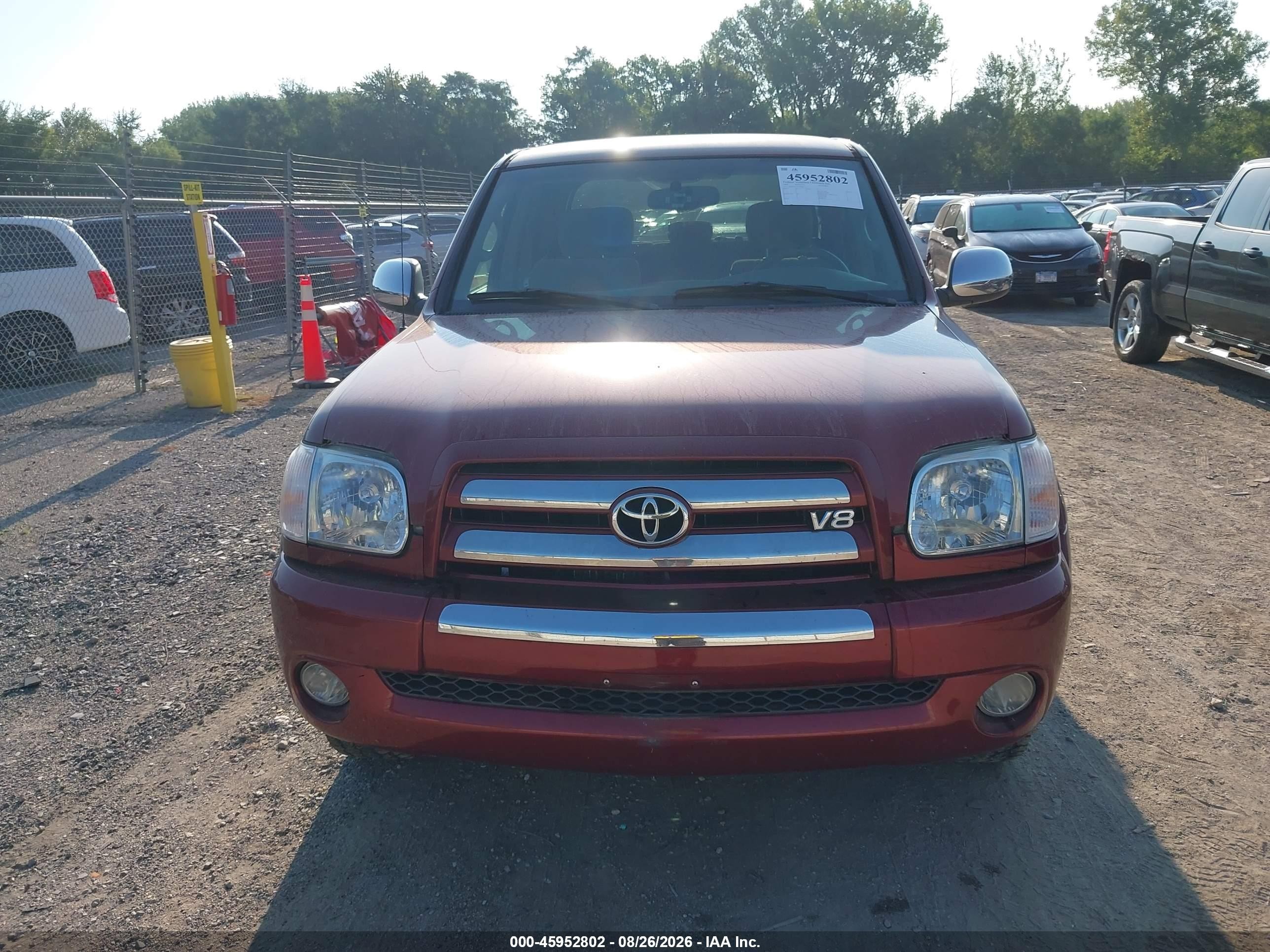 2005 Toyota Tundra Sr5 V8 Red vin: 5TBDT44135S482897