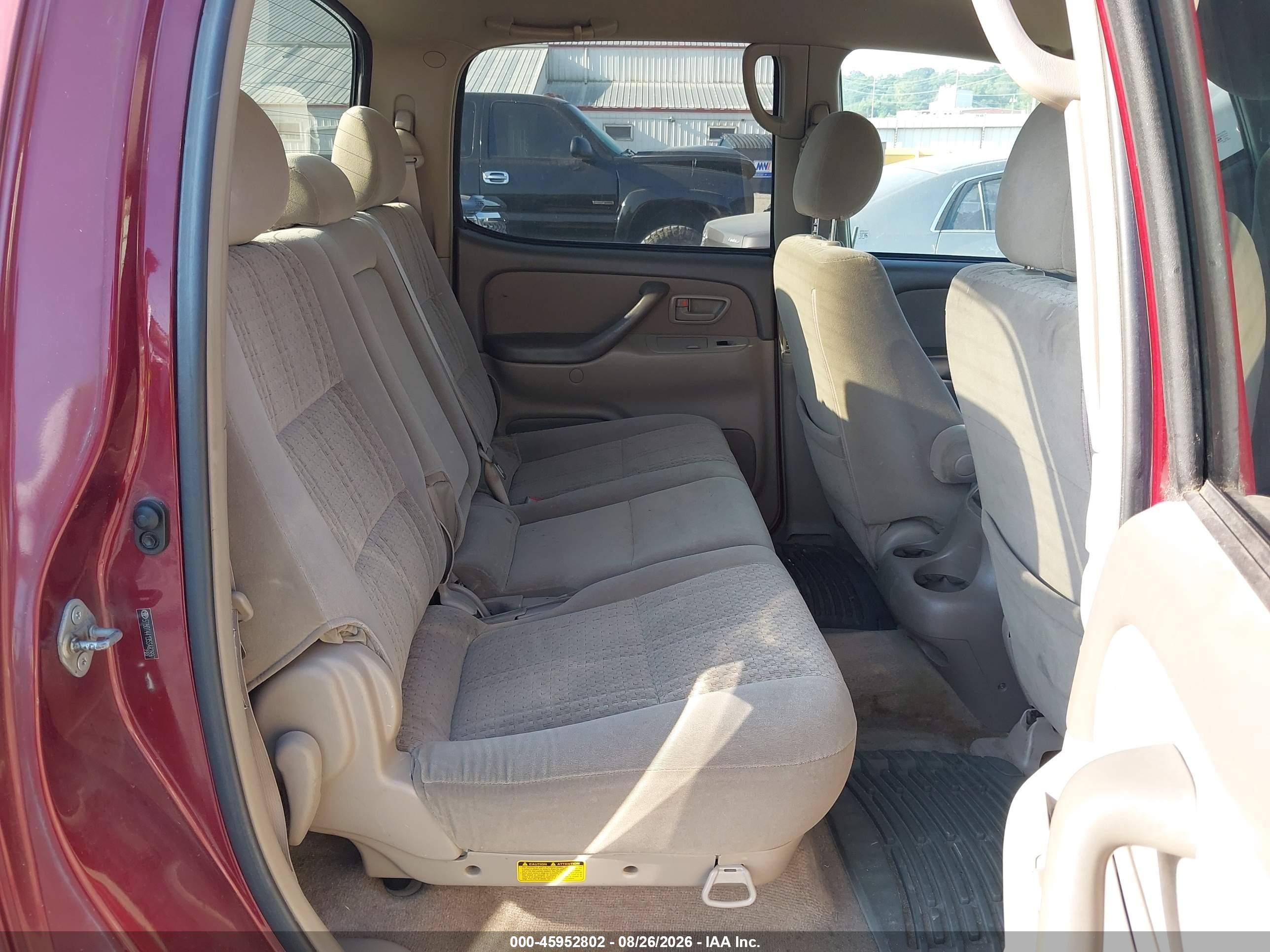 2005 Toyota Tundra Sr5 V8 Red vin: 5TBDT44135S482897
