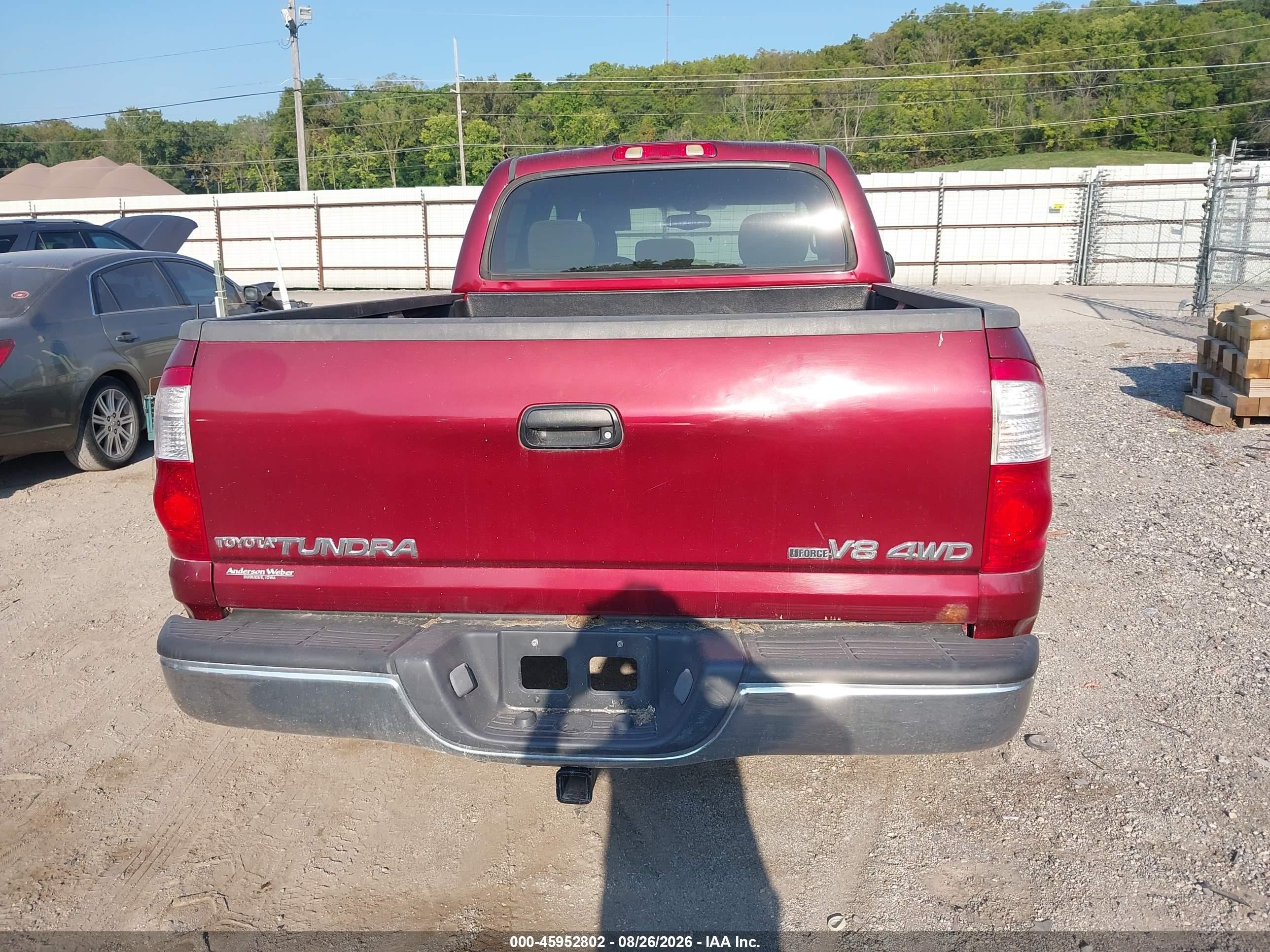 2005 Toyota Tundra Sr5 V8 Red vin: 5TBDT44135S482897