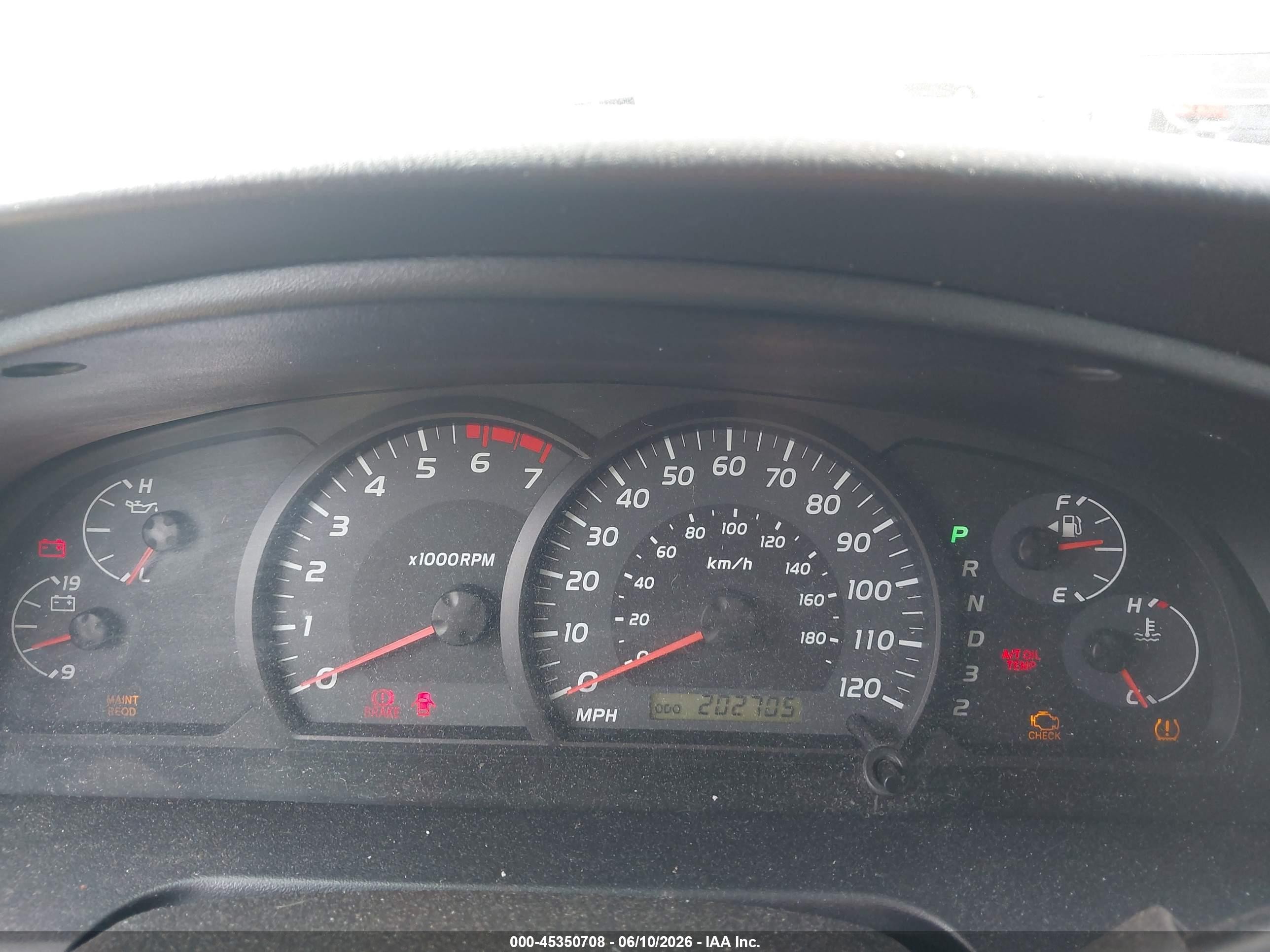 2005 Toyota Tundra Sr5 V8 Silver vin: 5TBDT44135S486299