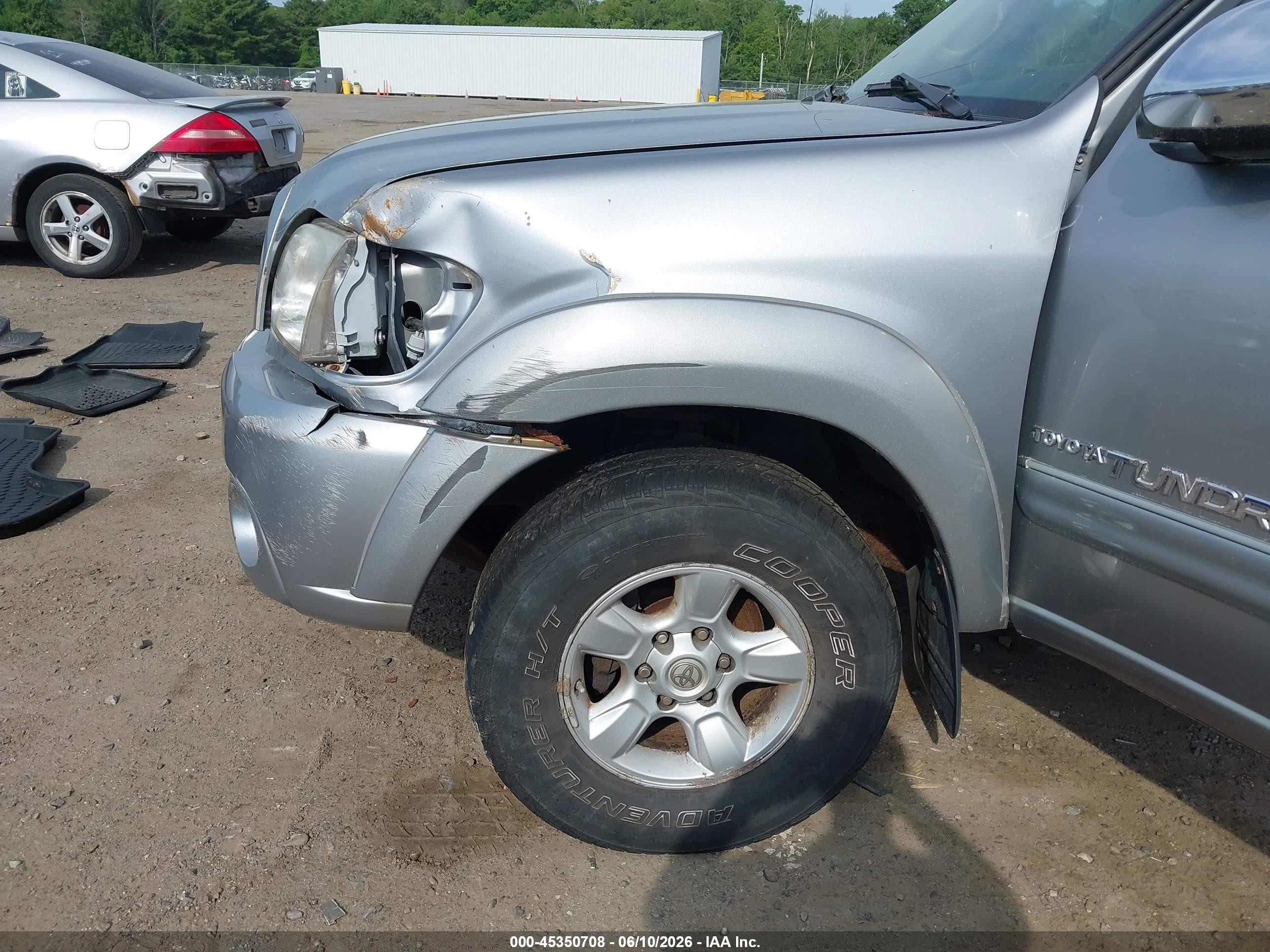 2005 Toyota Tundra Sr5 V8 Silver vin: 5TBDT44135S486299