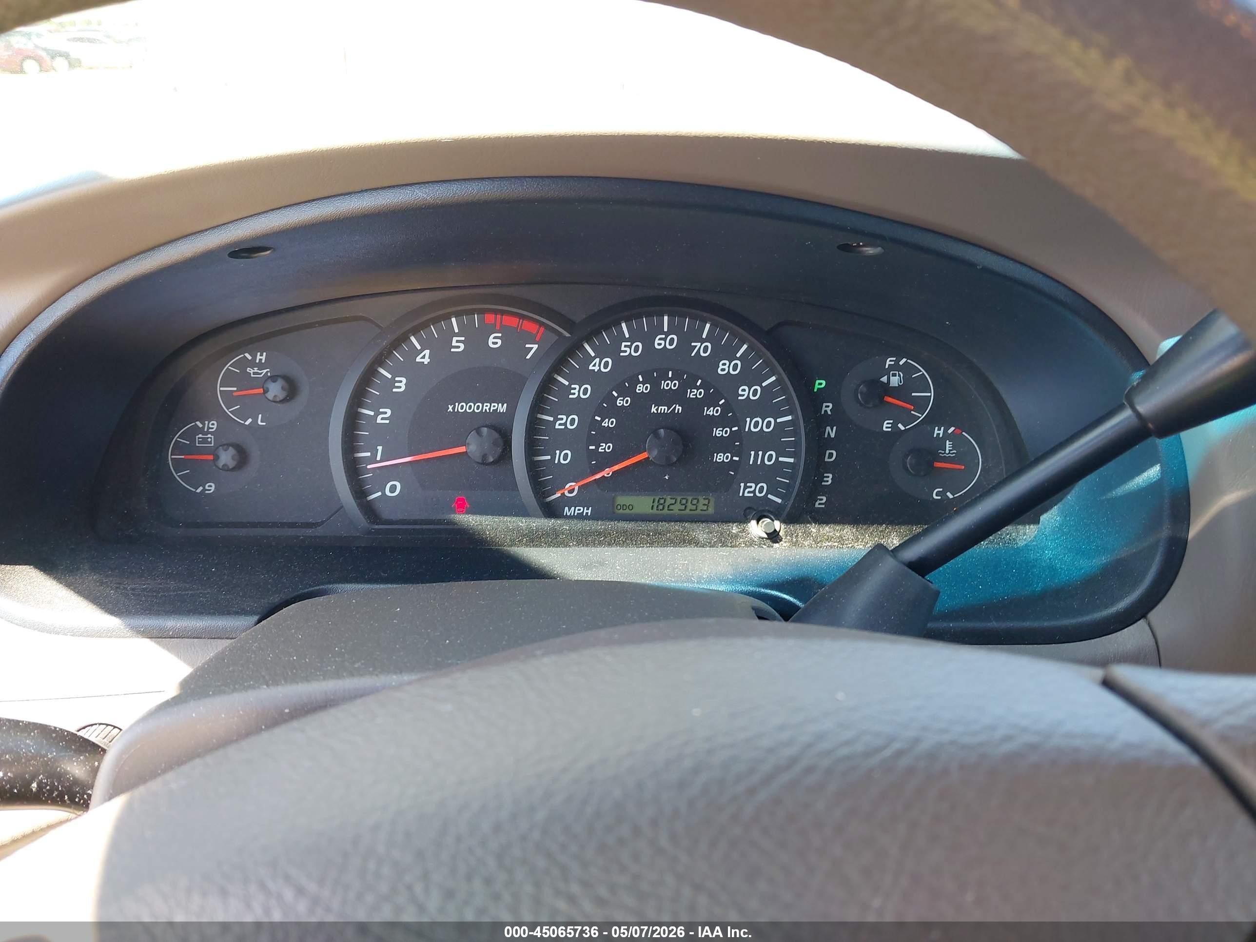 2006 Toyota Tundra Sr5 V8 Красный vin: 5TBDT44136S514491