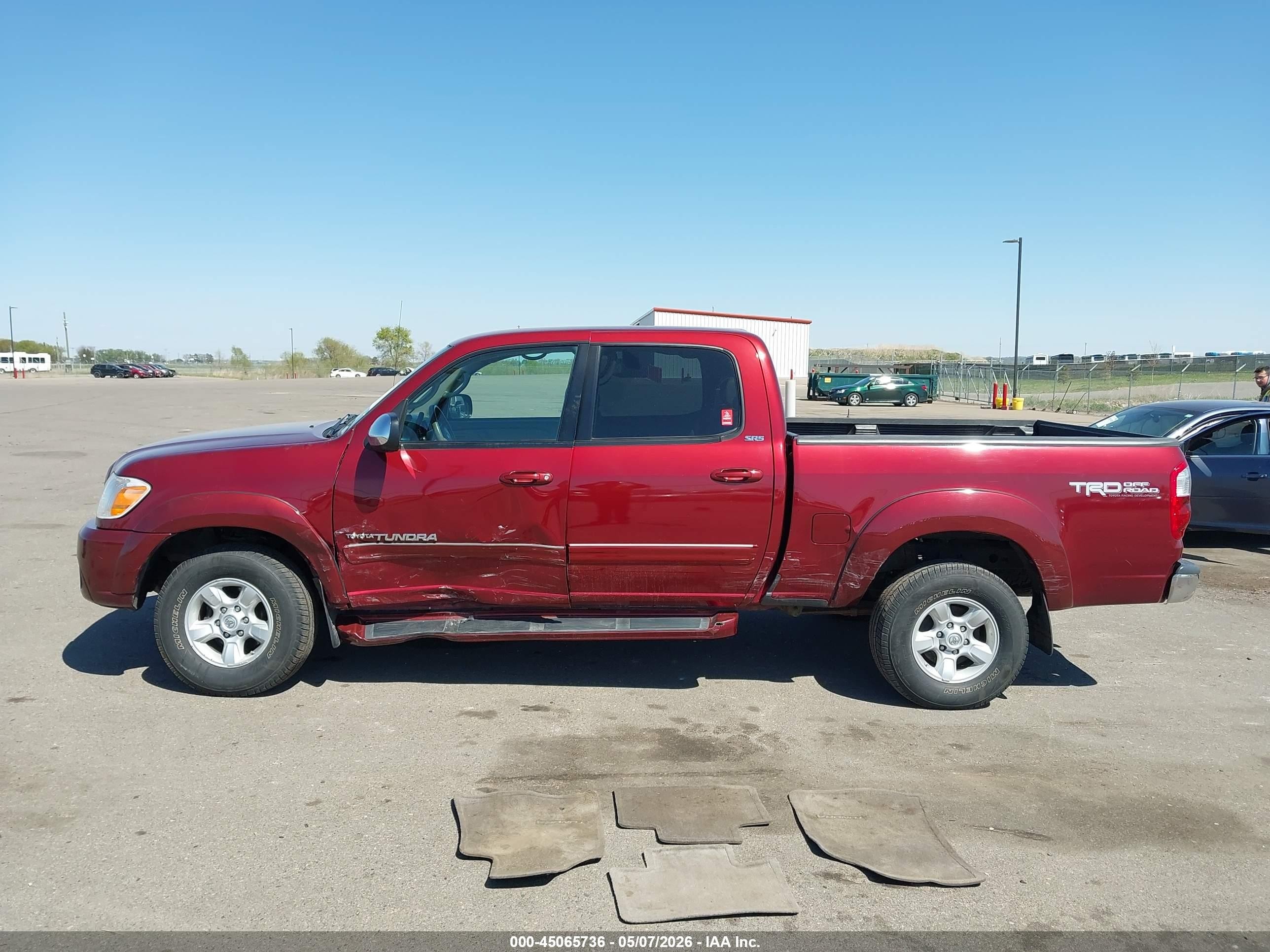 2006 Toyota Tundra Sr5 V8 Красный vin: 5TBDT44136S514491
