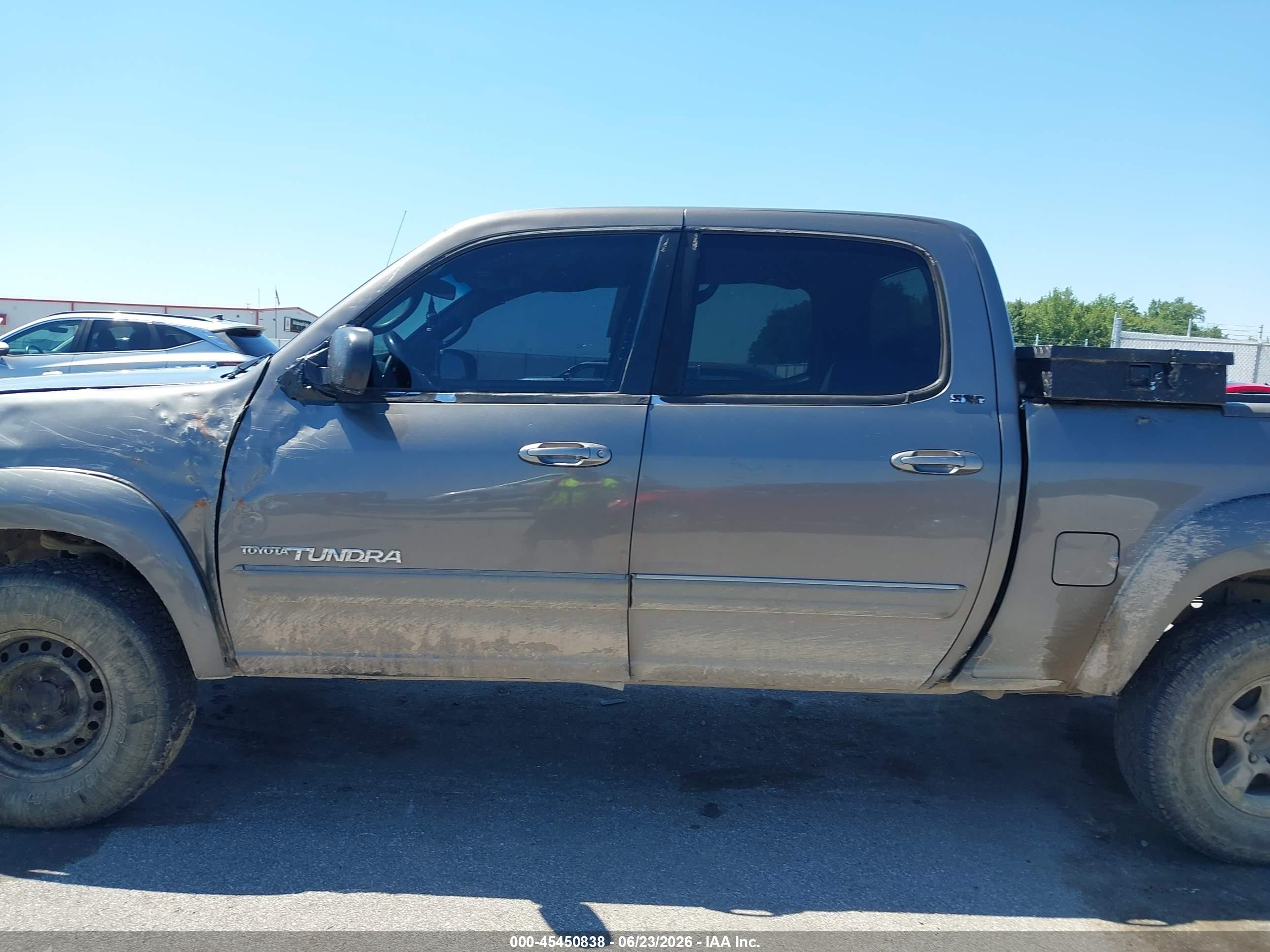 2006 Toyota Tundra Sr5 V8 Gray vin: 5TBDT44136S542193