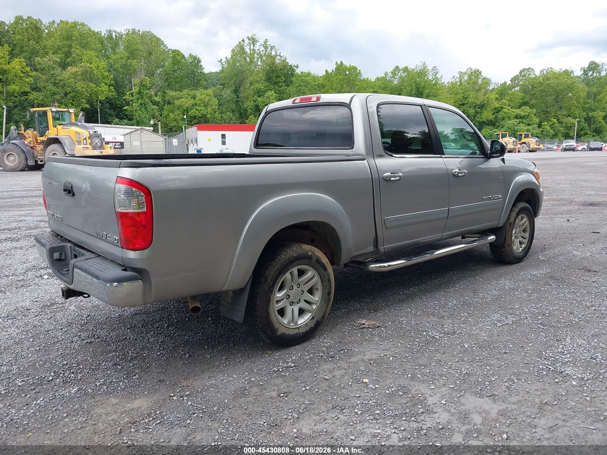 2005 Toyota Tundra Sr5 V8 Серебряный vin: 5TBDT44145S483427