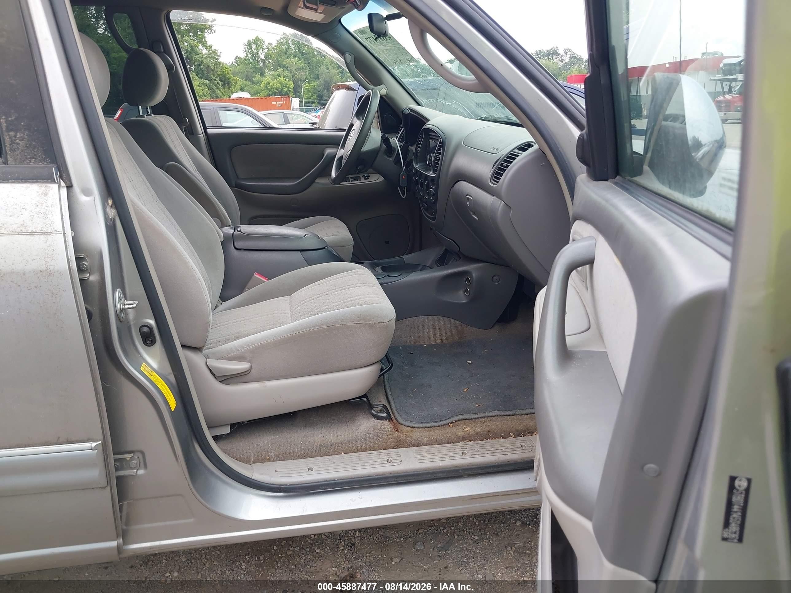 2005 Toyota Tundra Sr5 V8 Silver vin: 5TBDT44145S486361