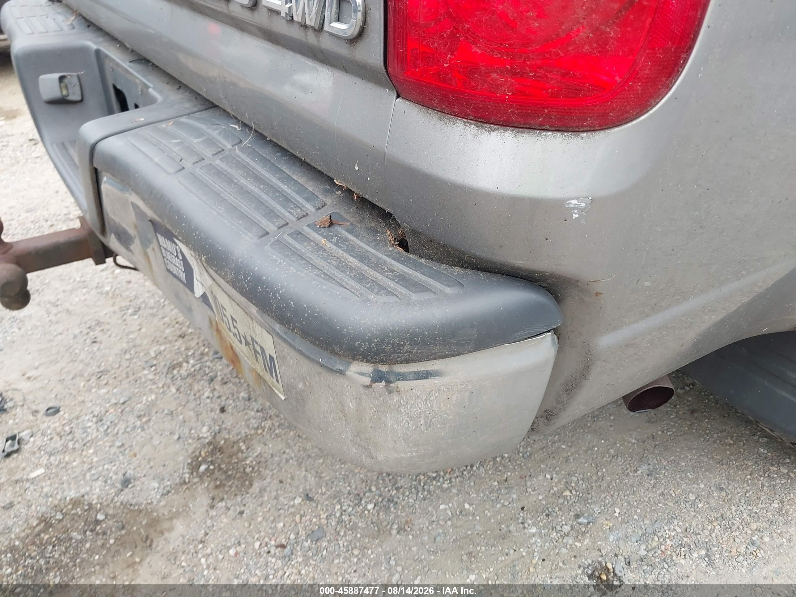 2005 Toyota Tundra Sr5 V8 Silver vin: 5TBDT44145S486361