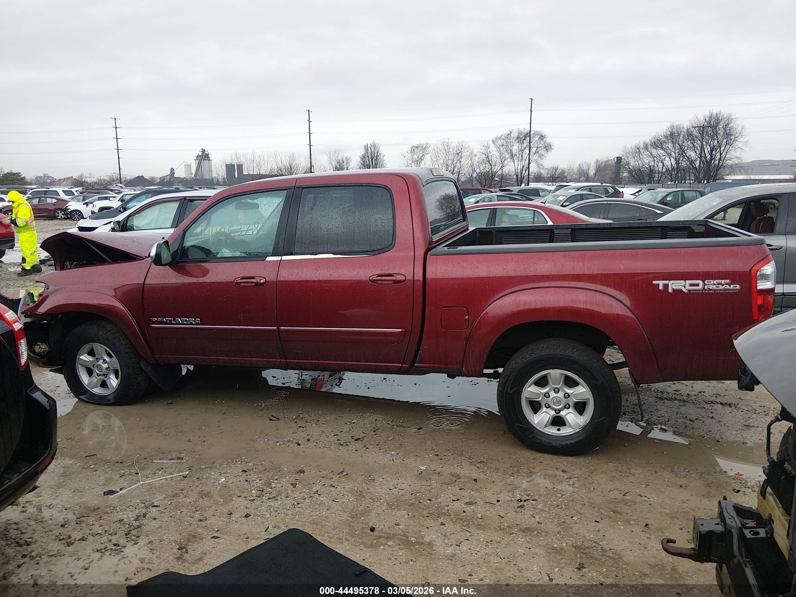 2005 Toyota Tundra Sr5 V8 Maroon vin: 5TBDT44155S481136