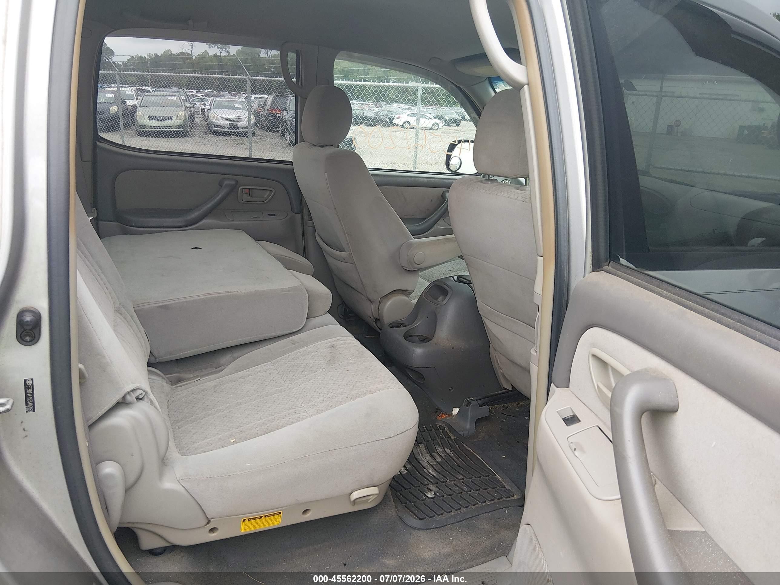 2005 Toyota Tundra Sr5 V8 Gray vin: 5TBDT44155S482089
