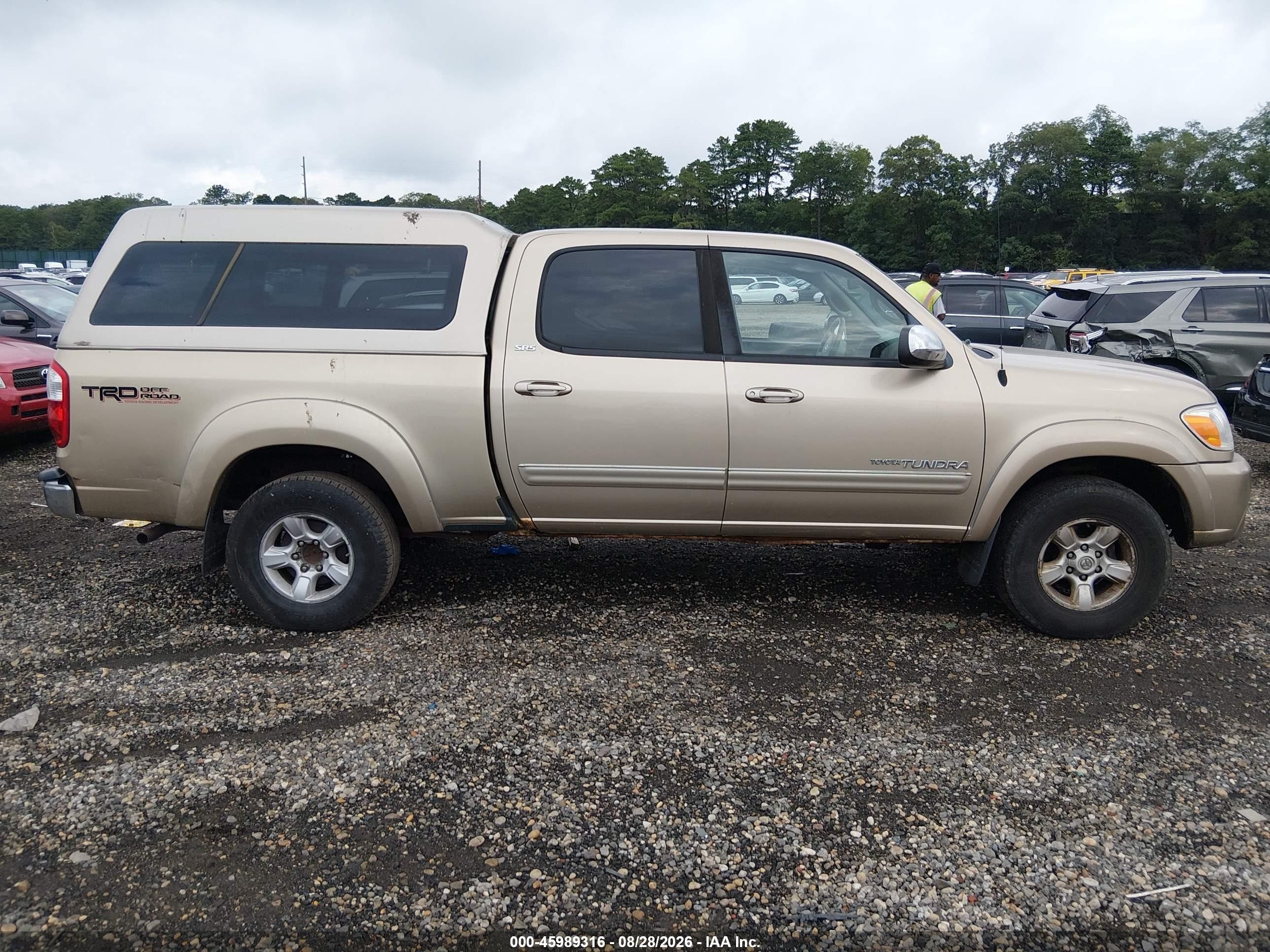 2005 Toyota Tundra Sr5 V8 Beige vin: 5TBDT44155S500915