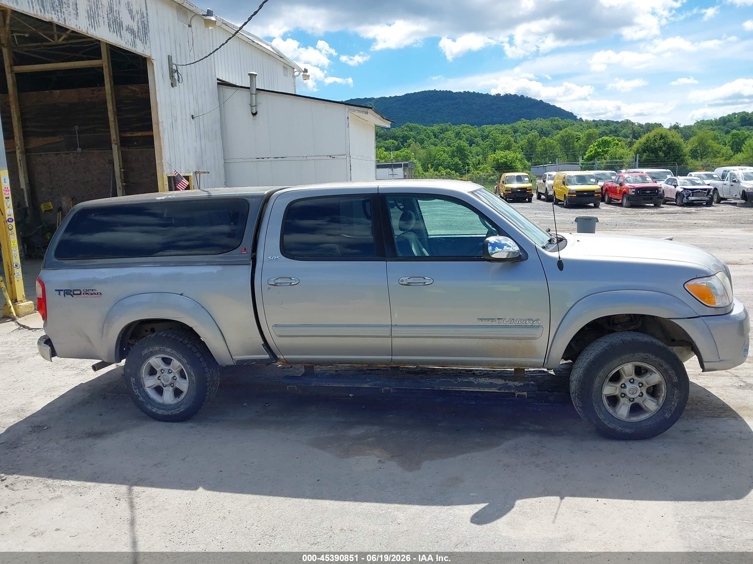 2006 Toyota Tundra Sr5 V8 Silver vin: 5TBDT44156S519658