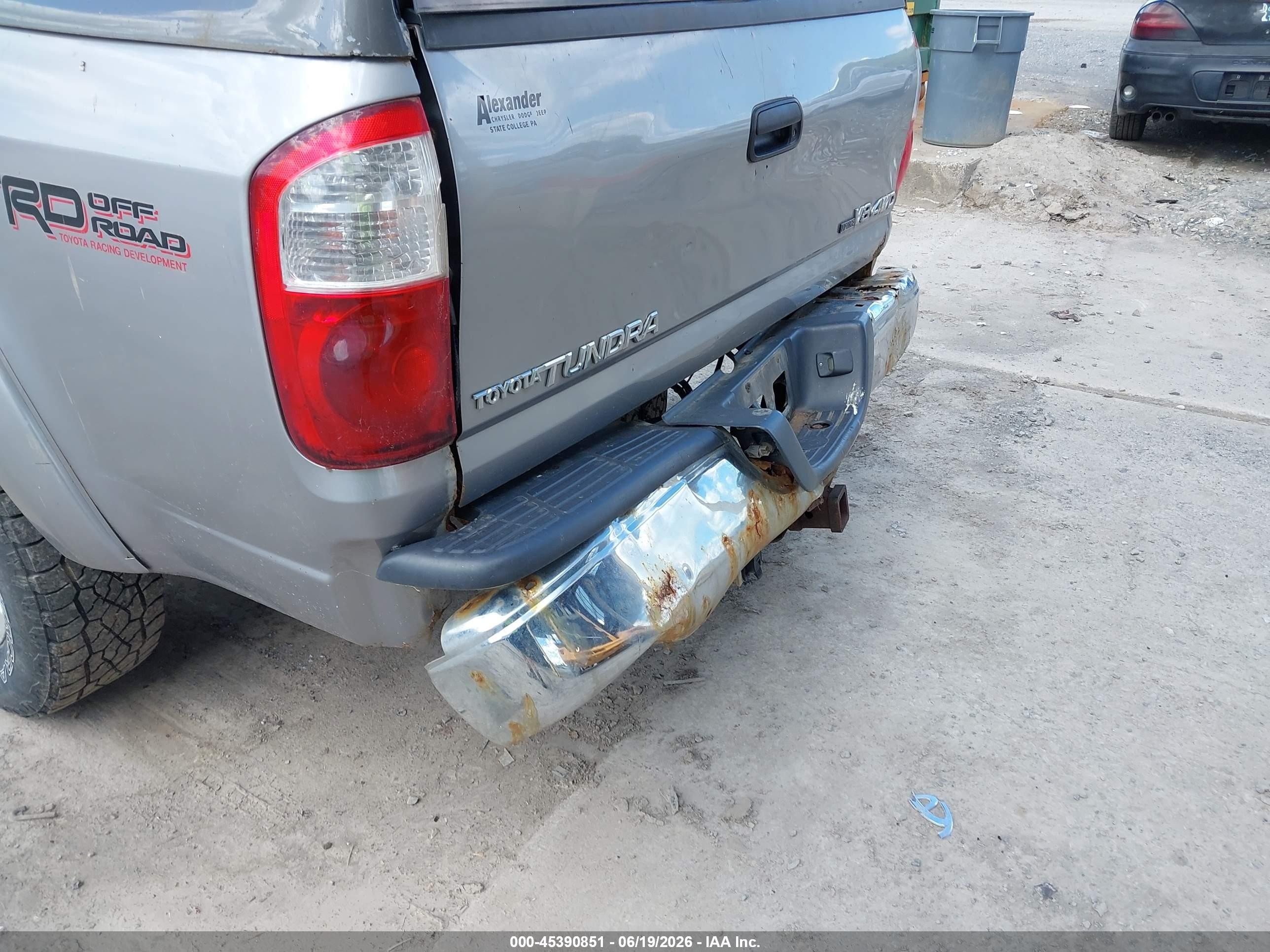 2006 Toyota Tundra Sr5 V8 Silver vin: 5TBDT44156S519658