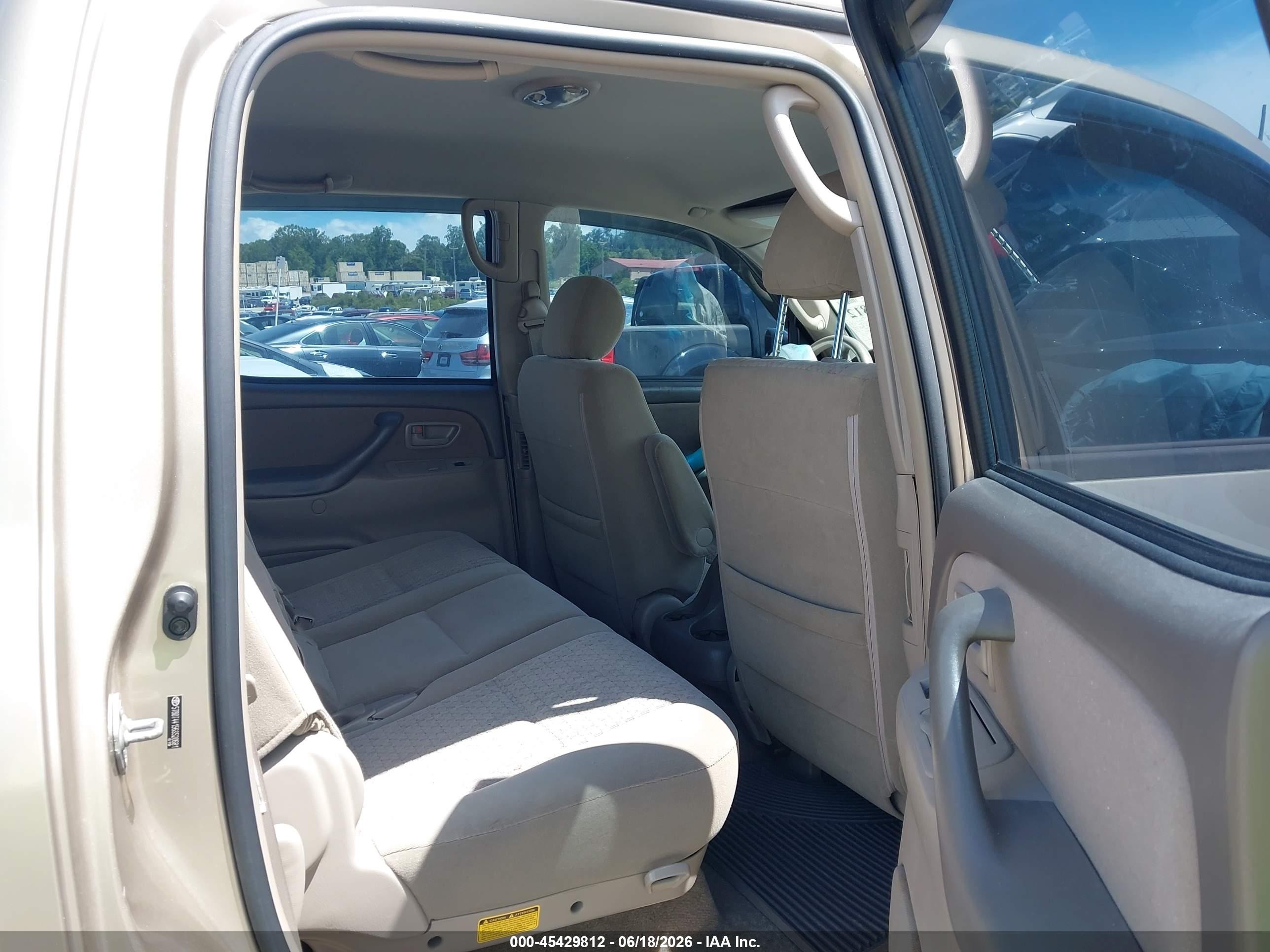 2006 Toyota Tundra Sr5 V8 Tan vin: 5TBDT44156S520681