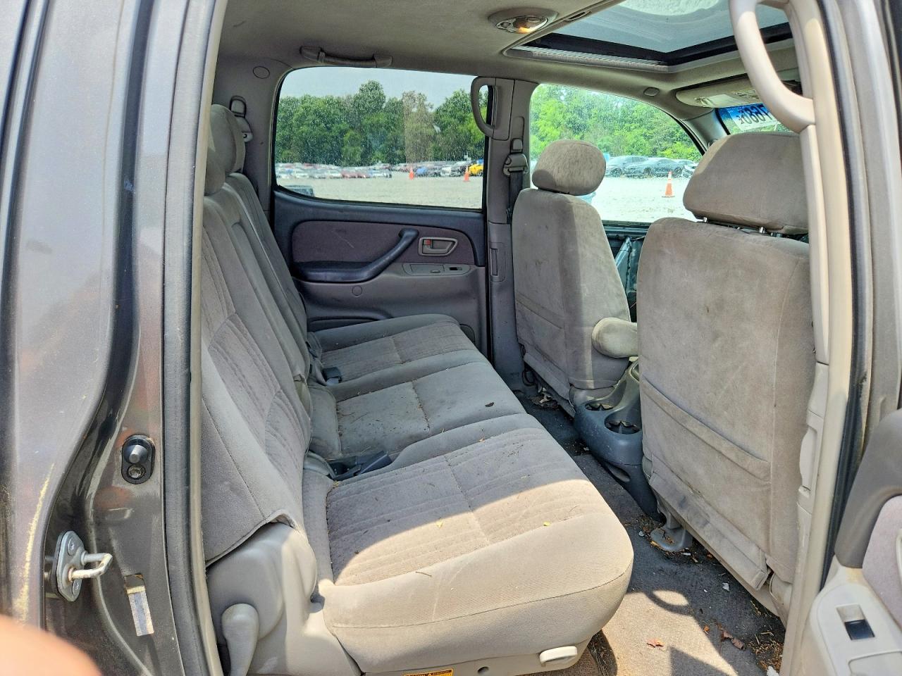 2004 Toyota Tundra Double Cab Sr5 Gray vin: 5TBDT44164S445339