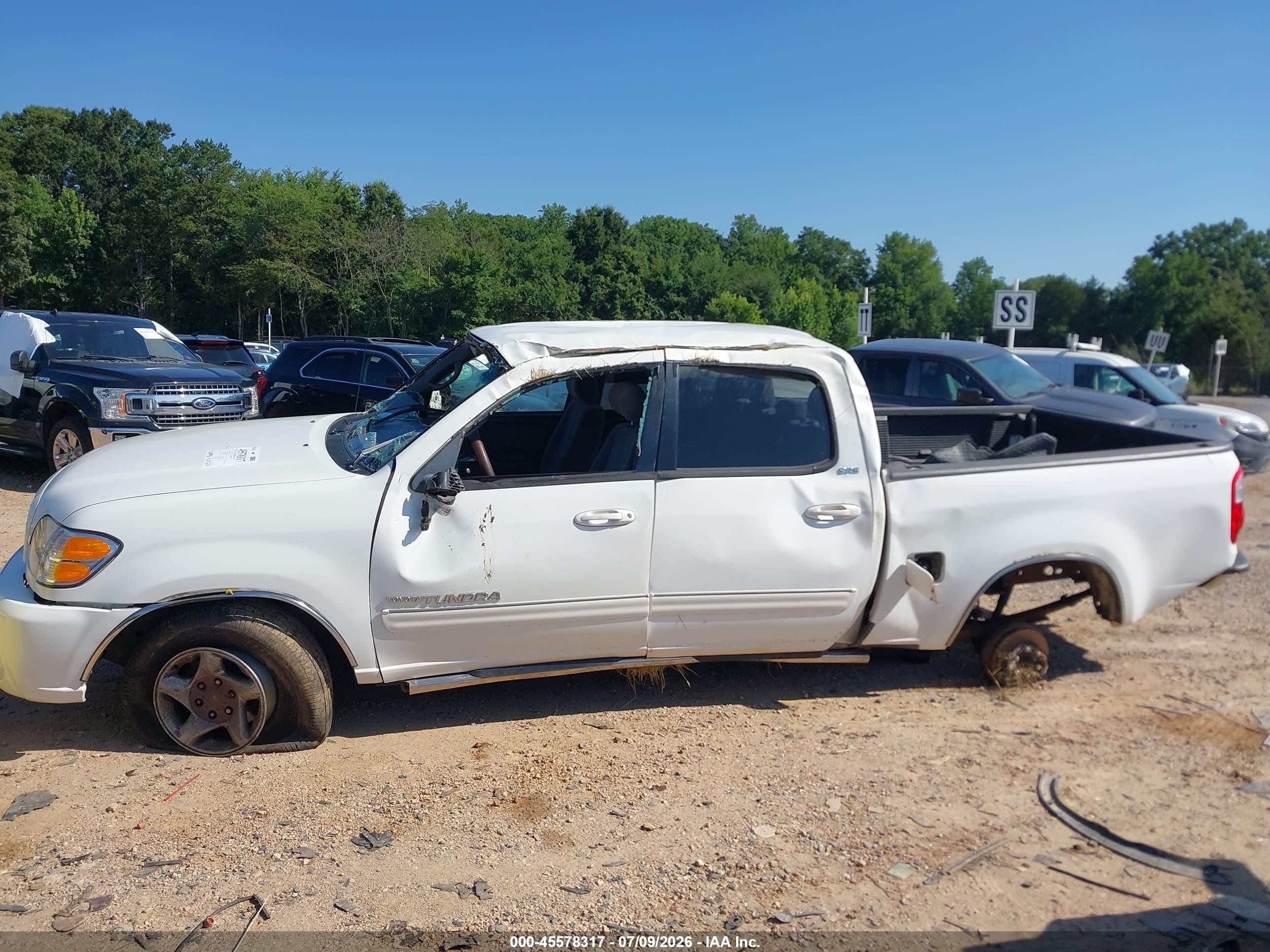2004 Toyota Tundra Sr5 V8 White vin: 5TBDT44174S457967