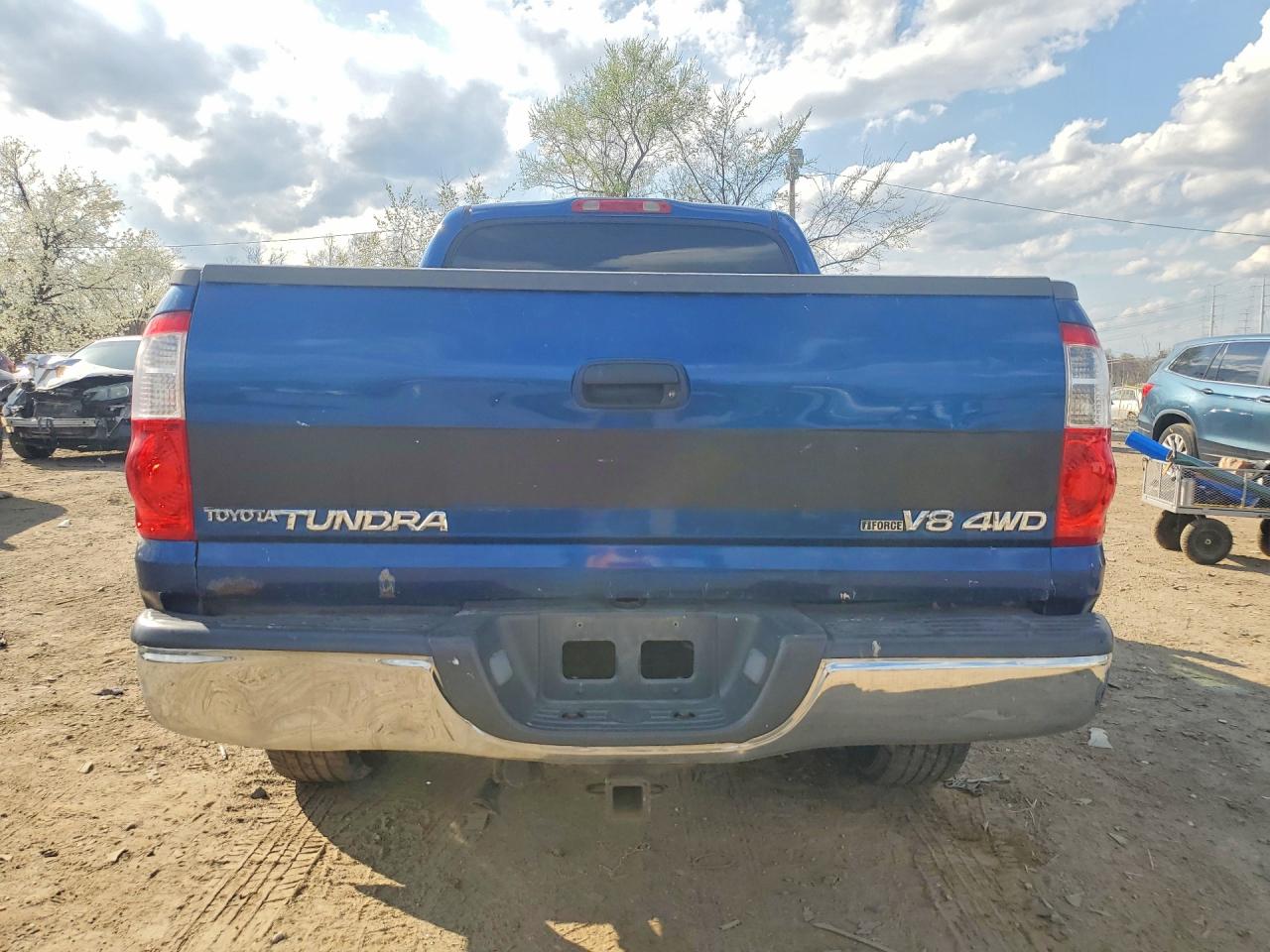 2005 Toyota Tundra Sr5 Blue vin: 5TBDT44175S483941