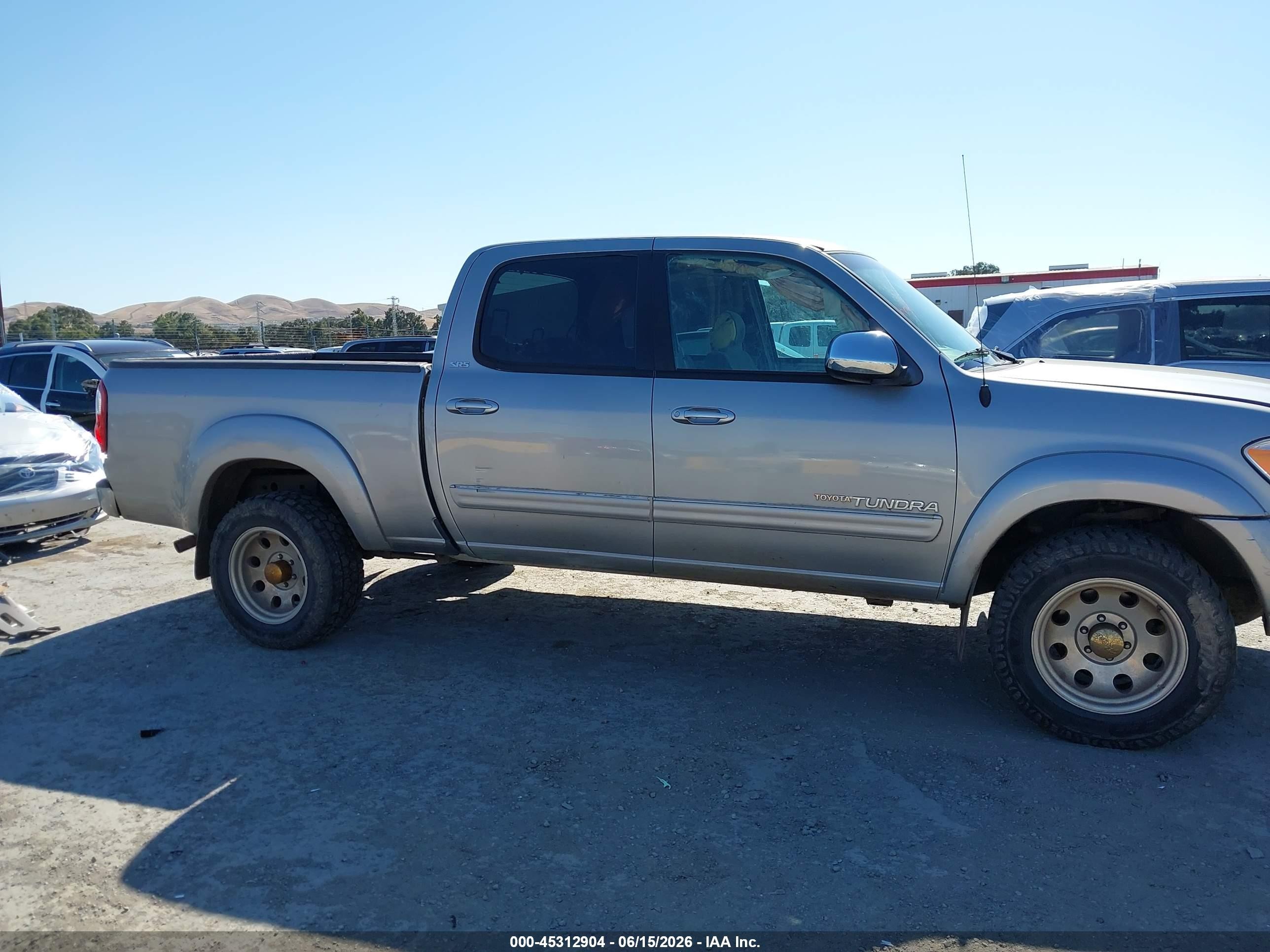 2005 Toyota Tundra Sr5 V8 Gray vin: 5TBDT44175S490792