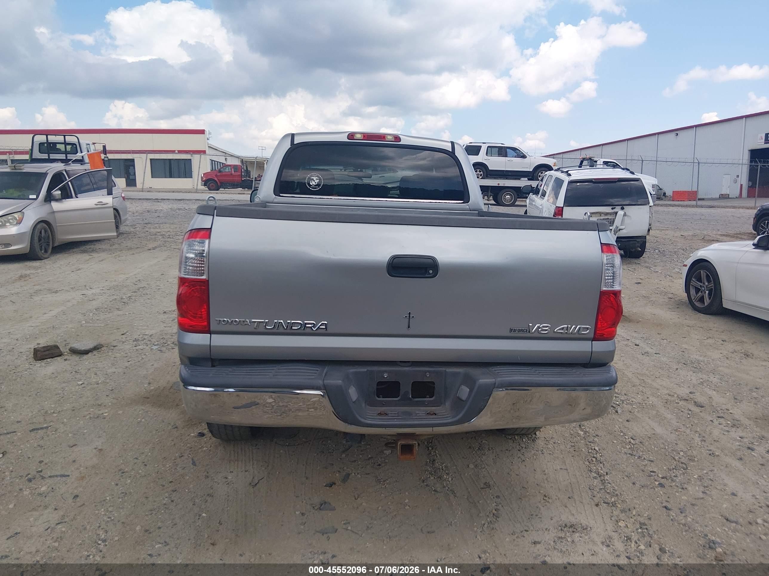 2005 Toyota Tundra Sr5 V8 Silver vin: 5TBDT44175S501032