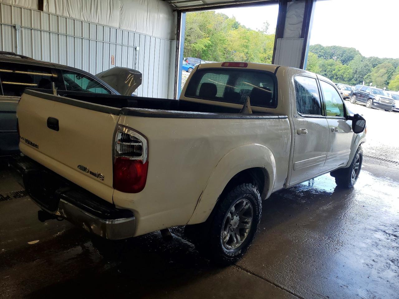 2006 Toyota Tundra Double Cab Sr5 White vin: 5TBDT44176S554489