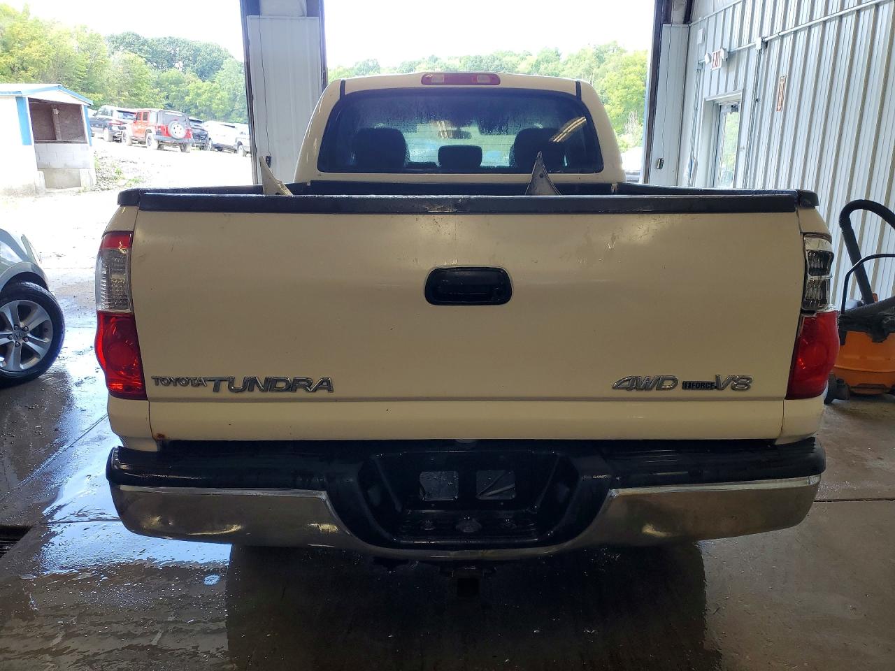 2006 Toyota Tundra Double Cab Sr5 White vin: 5TBDT44176S554489