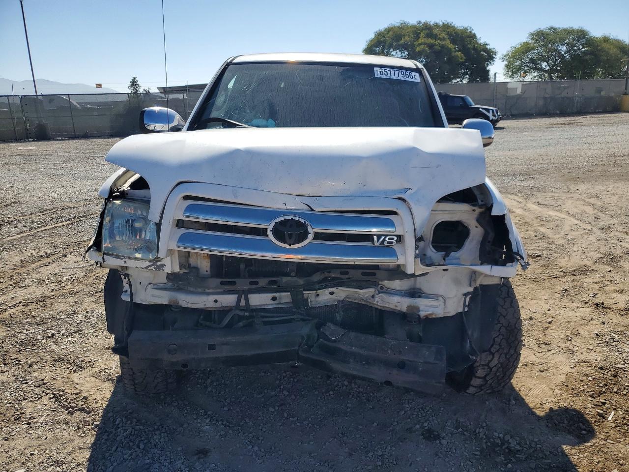 2004 Toyota Tundra Sr5 White vin: 5TBDT44184S449618