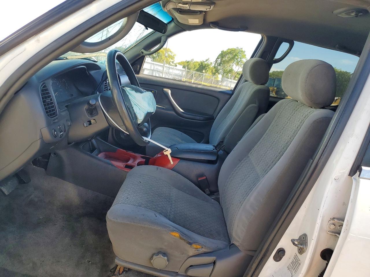 2004 Toyota Tundra Sr5 White vin: 5TBDT44184S449618