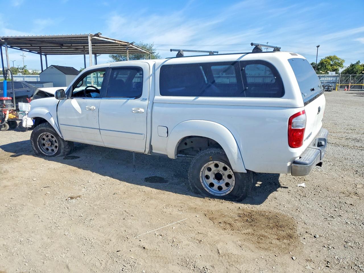 2004 Toyota Tundra Sr5 White vin: 5TBDT44184S449618