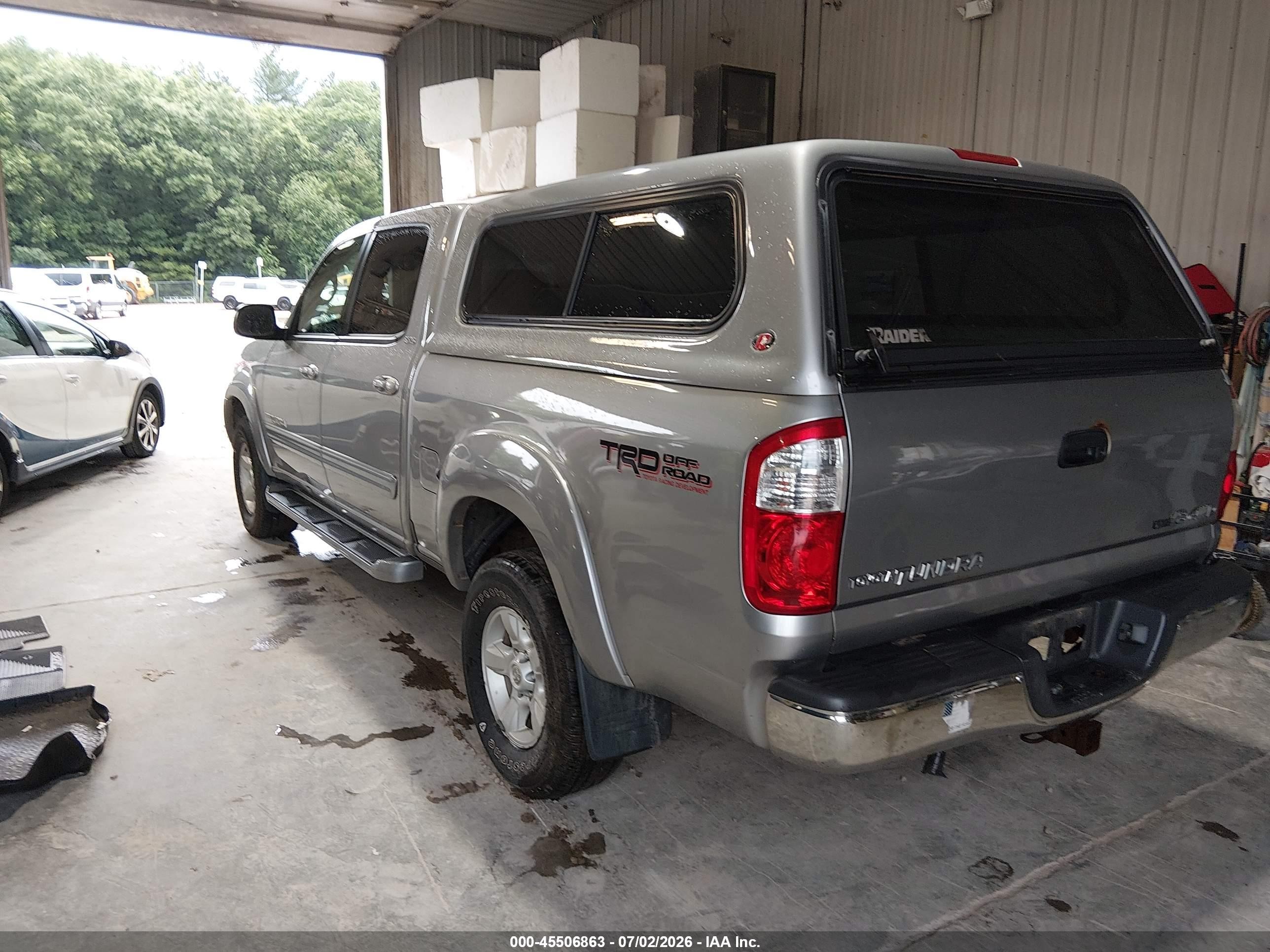 2005 Toyota Tundra Sr5 V8 Silver vin: 5TBDT44185S467635