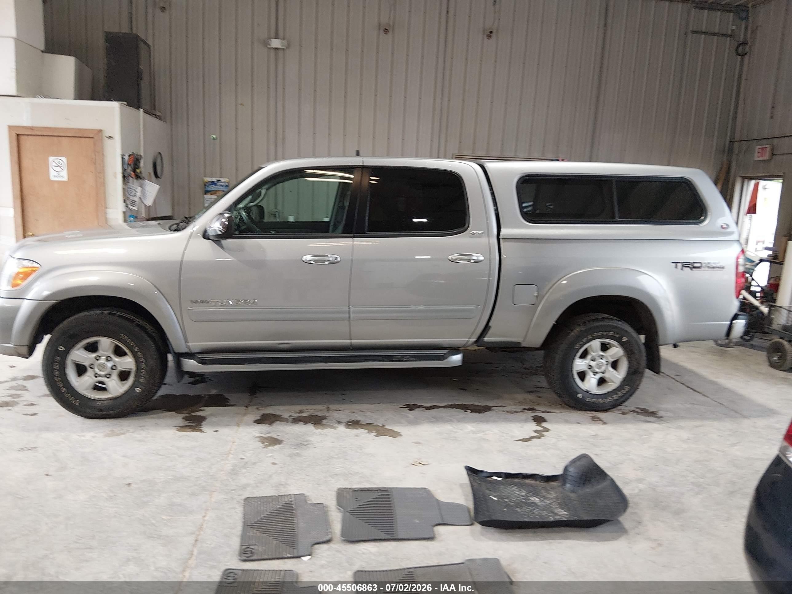2005 Toyota Tundra Sr5 V8 Silver vin: 5TBDT44185S467635