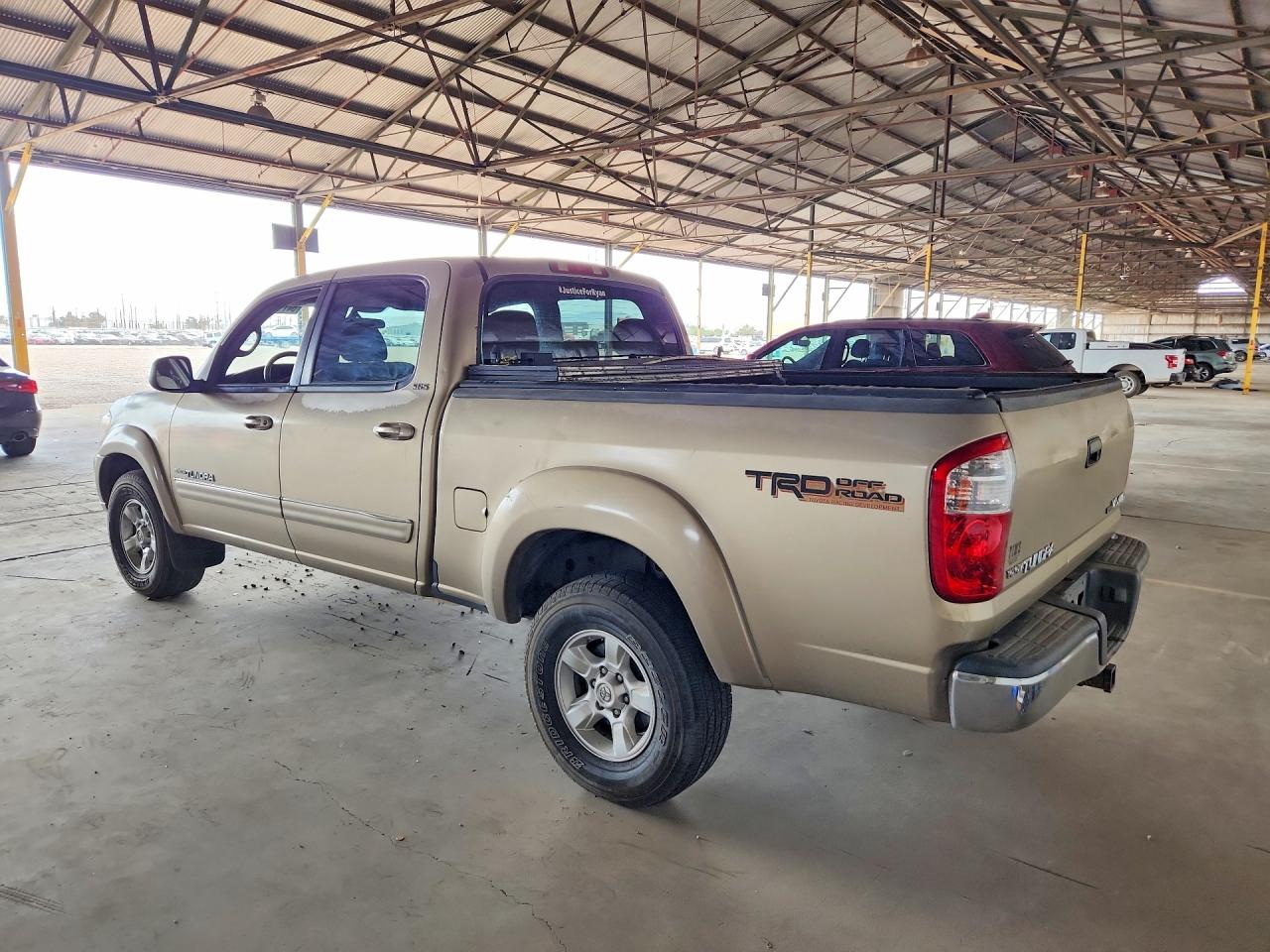 2005 Toyota Tundra Double Cab Sr5 Желто-коричневый vin: 5TBDT44185S480563